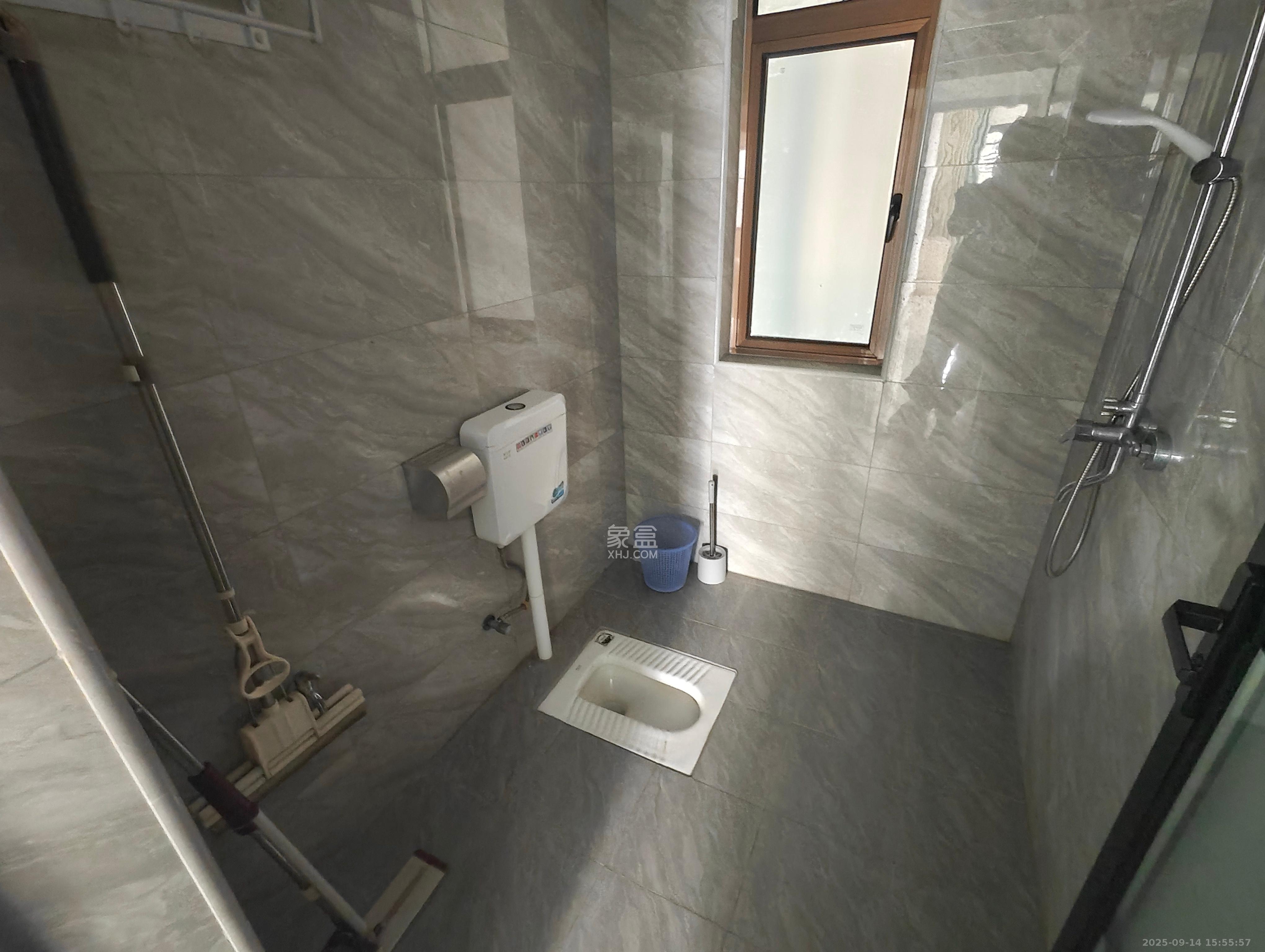 江山帝景雅典  3室2厅1卫    2300.0元/月室内图