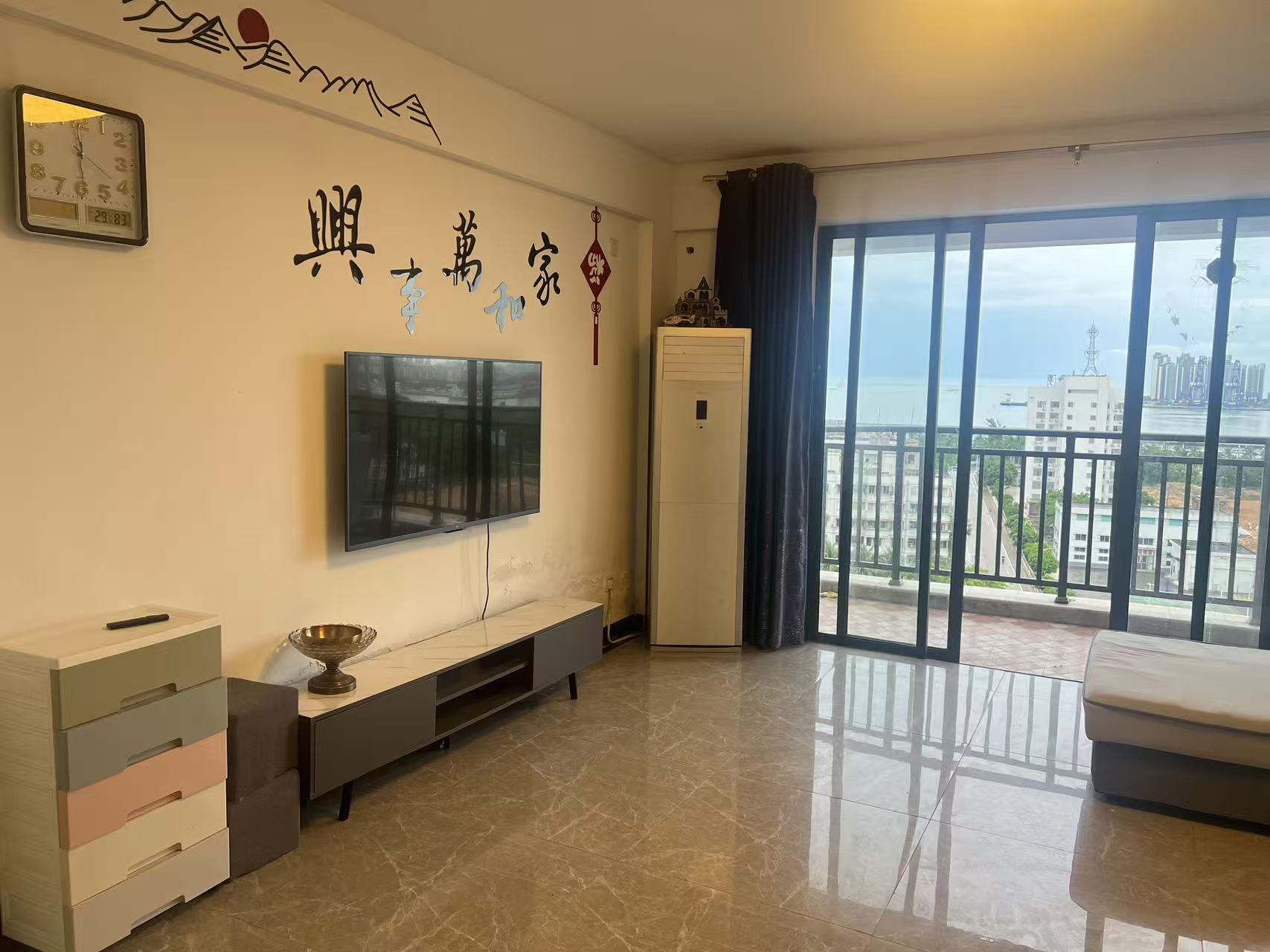 秀山观海苑  2室2厅1卫    115.0万 秀山观海苑  2室2厅1卫    115.0万客厅