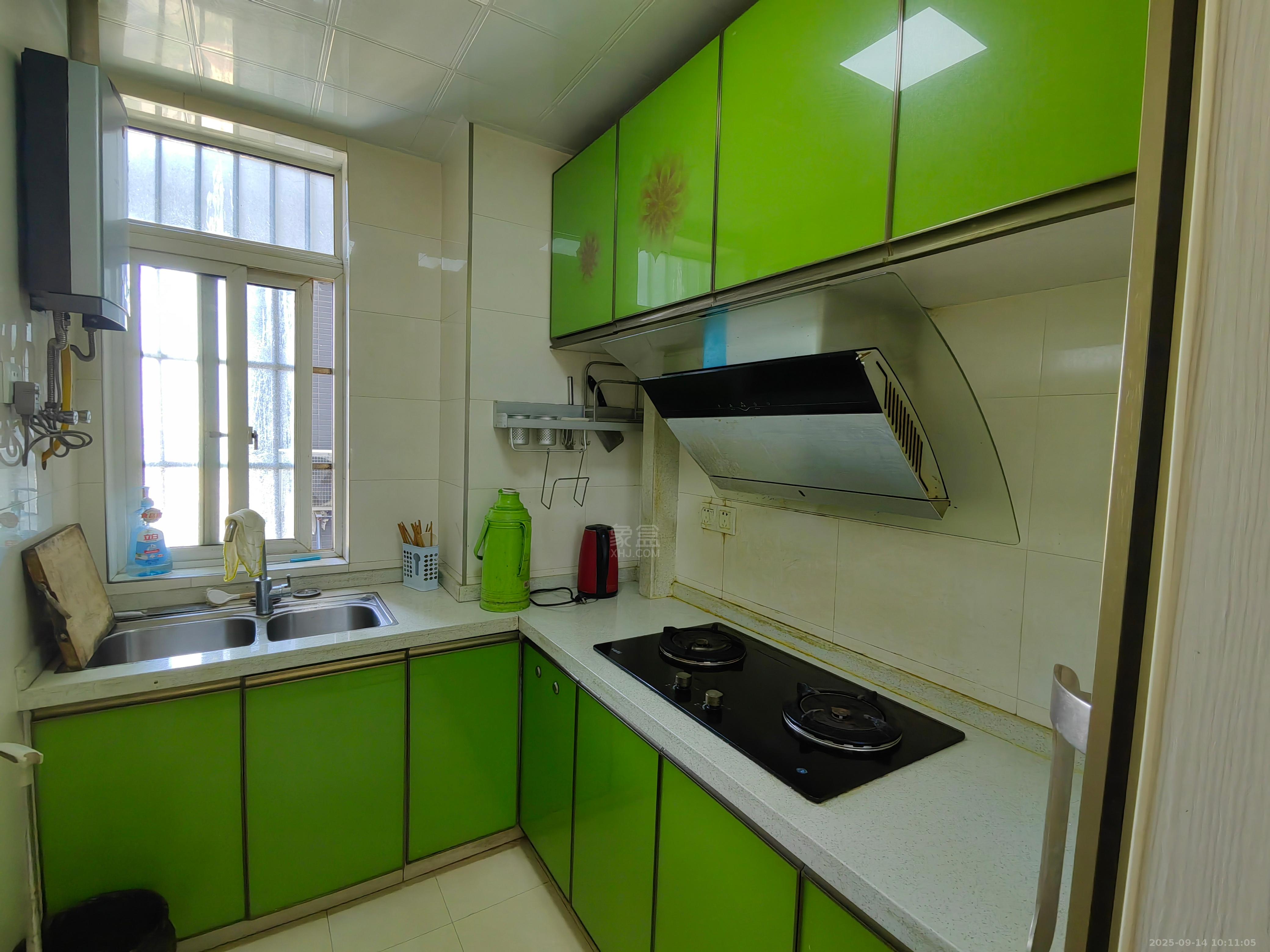 印象华都  3室2厅1卫    1300.0元/月室内图