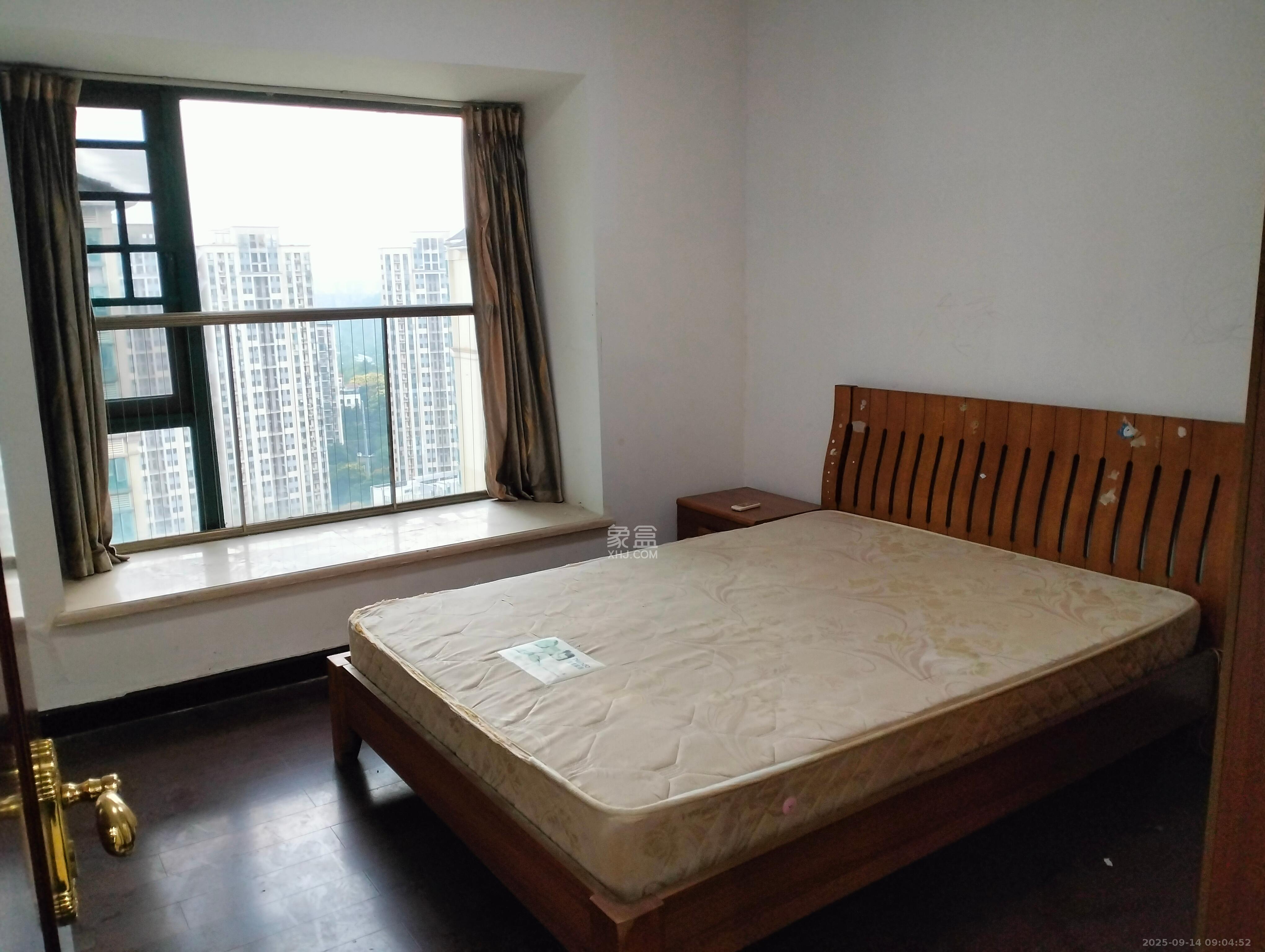 恒大华府  3室2厅1卫   2200.00元/月室内图
