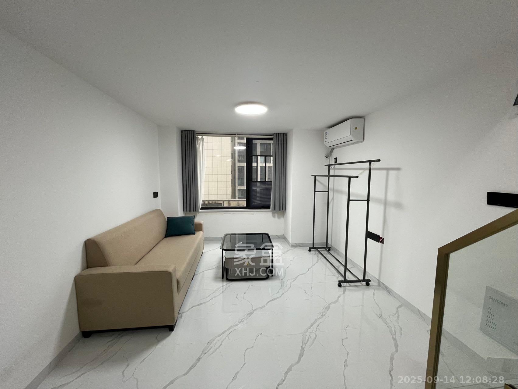 新城悦隽公园  2室1厅1卫    1600.0元/月室内图