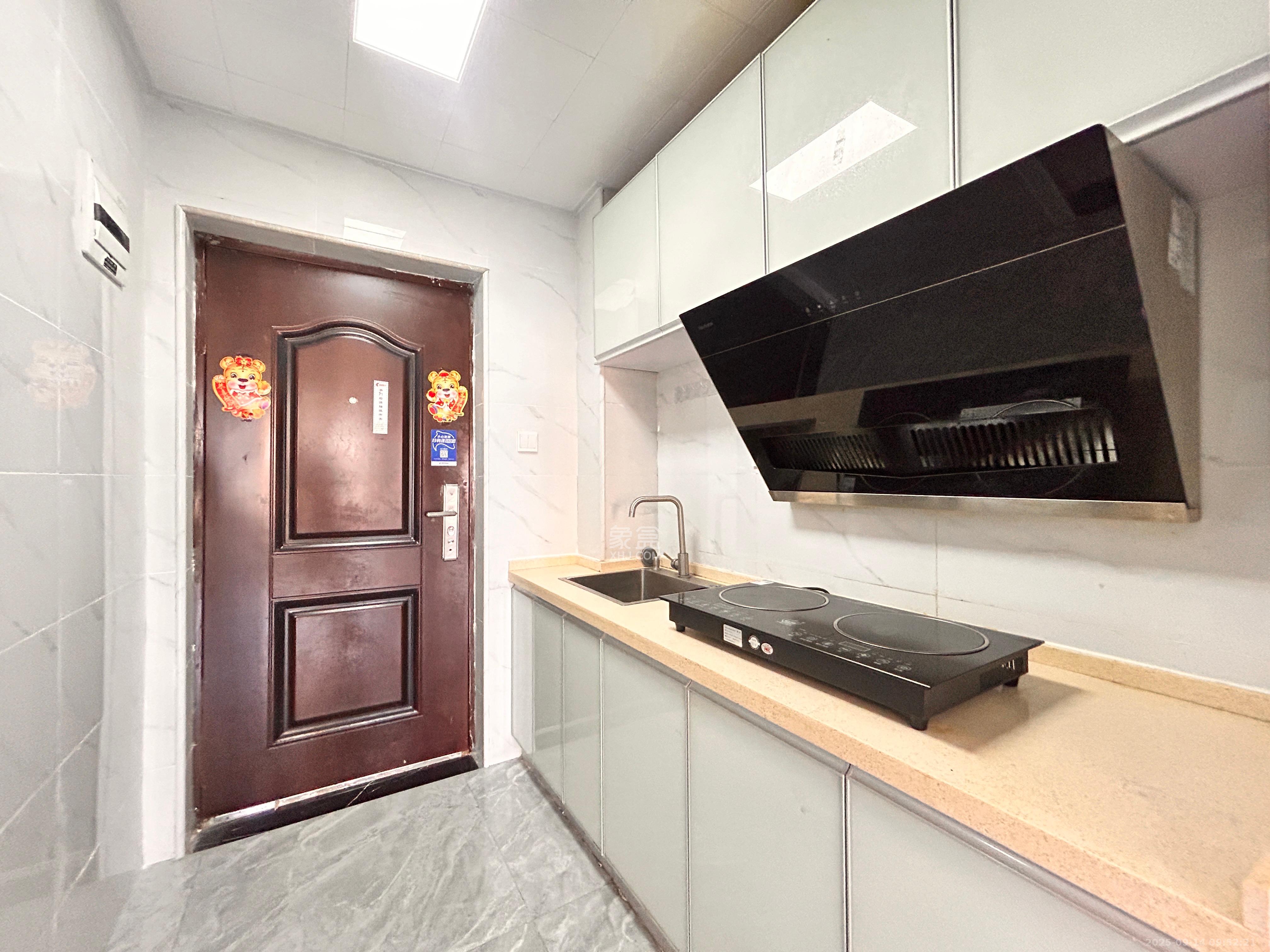 荣悦台 1室1厅1卫 1600.0元/月 荣悦台 1室1厅1卫 1600.0元/月室内图