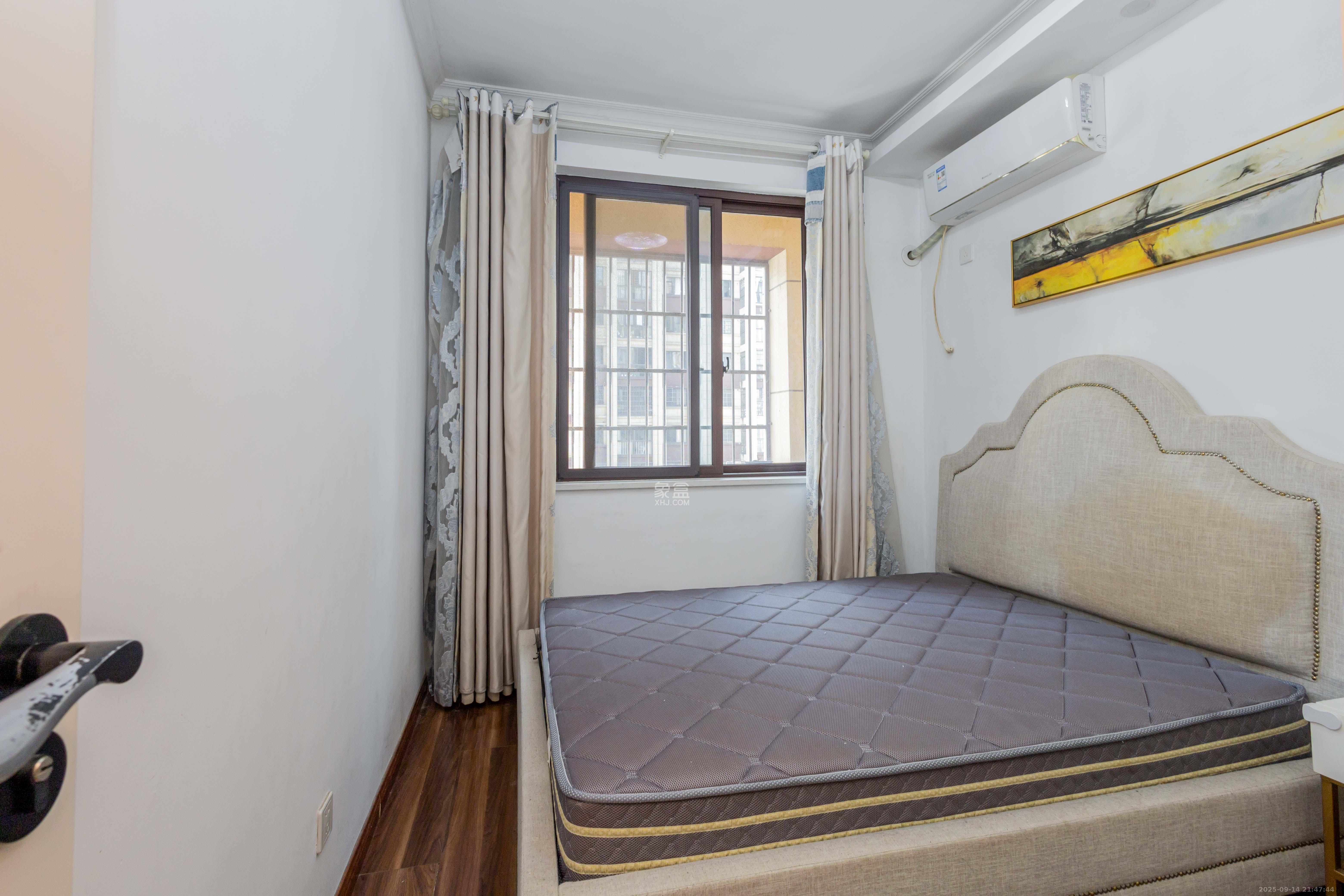 东方美地  3室2厅1卫    69.8万 东方美地  3室2厅1卫    69.8万卧室