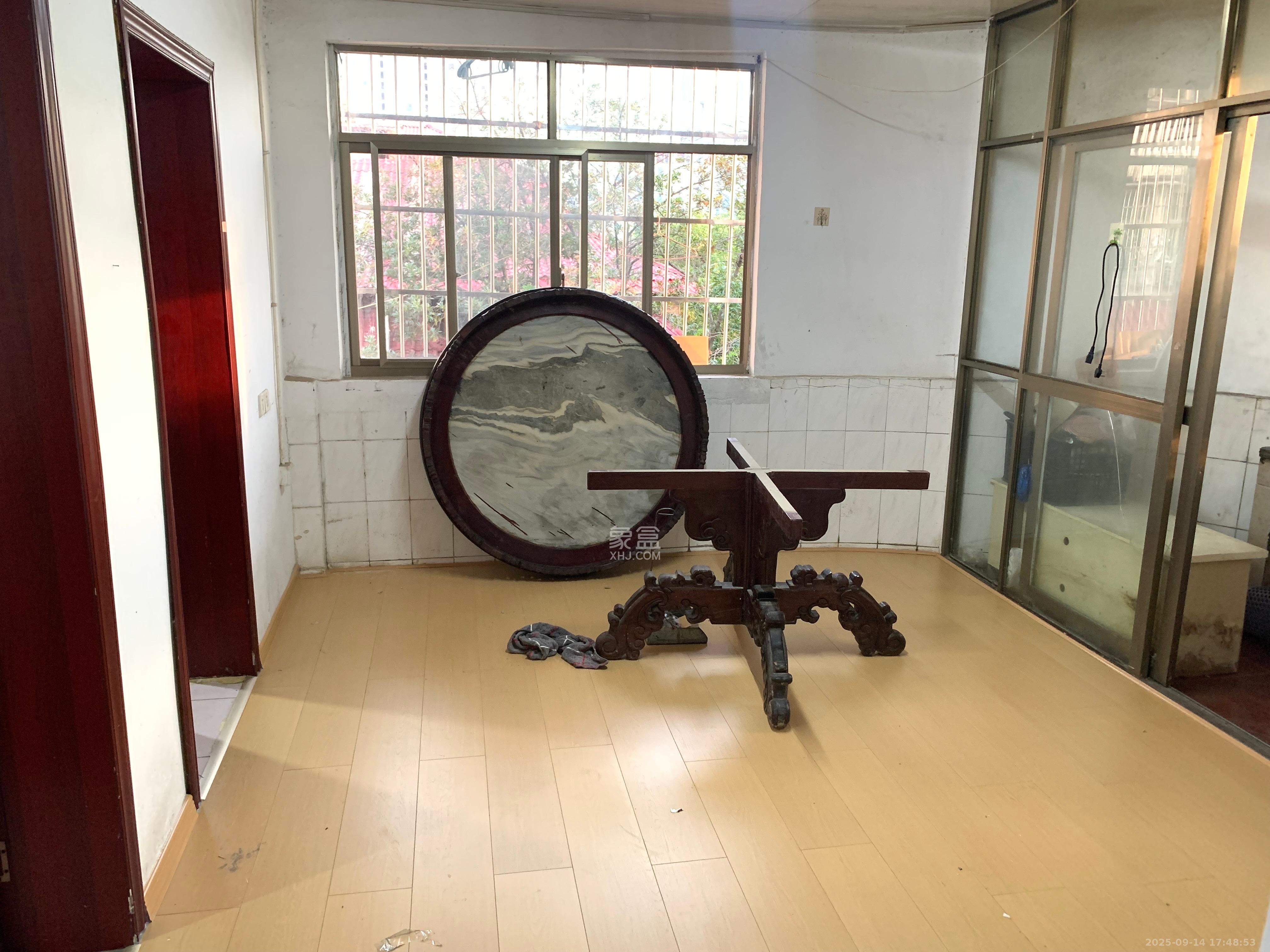 汽车西站商贸城(河西望城坡) 2室1厅1卫 1500.0元/月 汽车西站商贸城(河西望城坡) 2室1厅1卫 1500.0元/月室内图