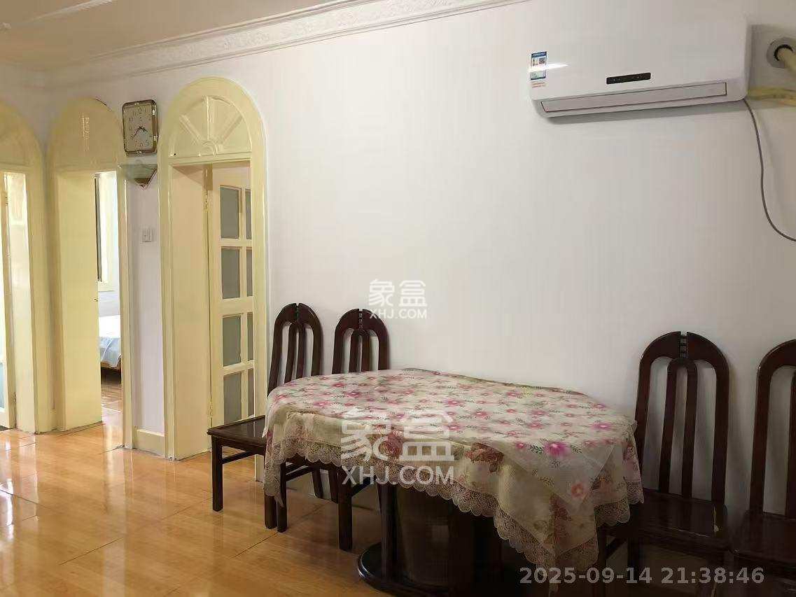 人民中路窑岭湘剧院单位房  2室1厅1卫    2000.0元/月 人民中路窑岭湘剧院单位房  2室1厅1卫    2000.0元/月室内图