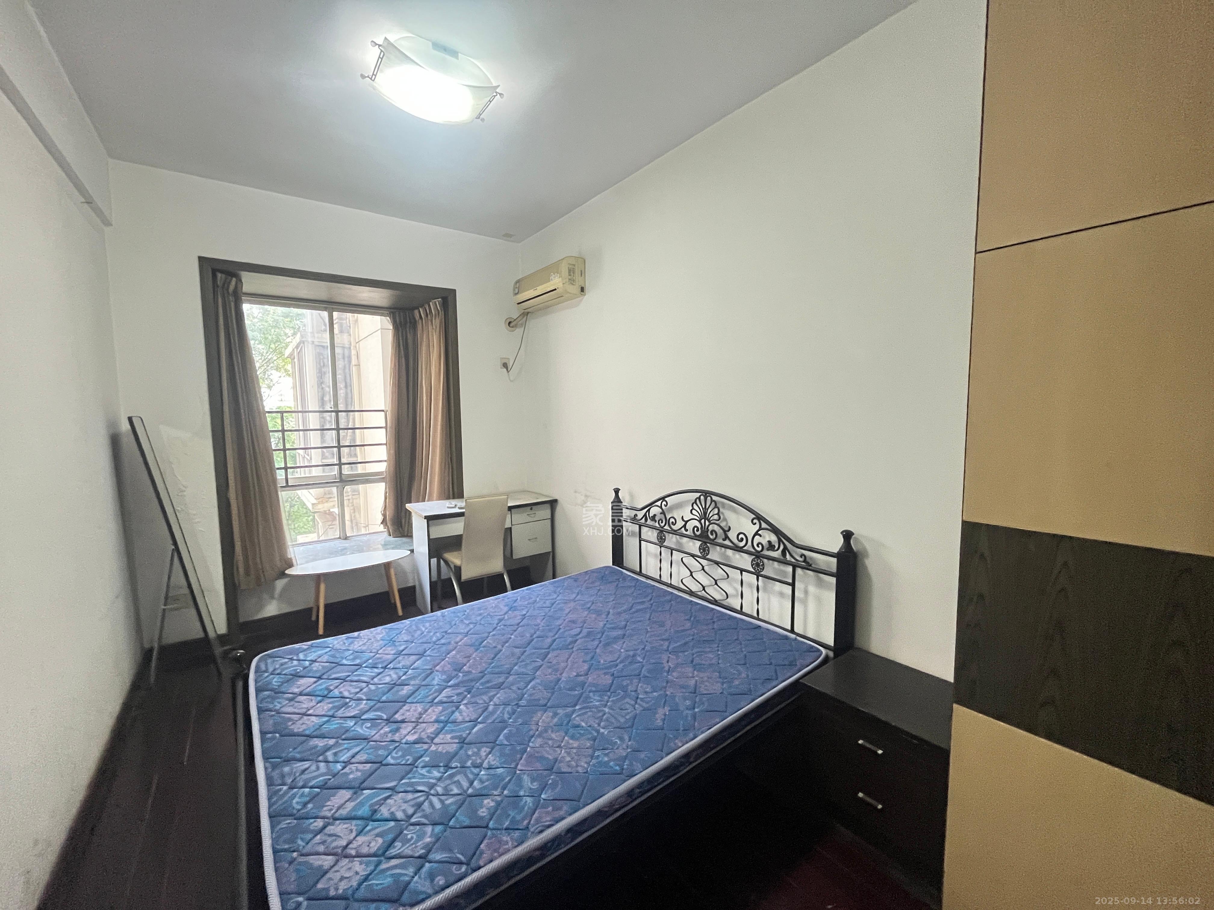 一心花苑  3室2厅2卫    2600.0元/月室内图