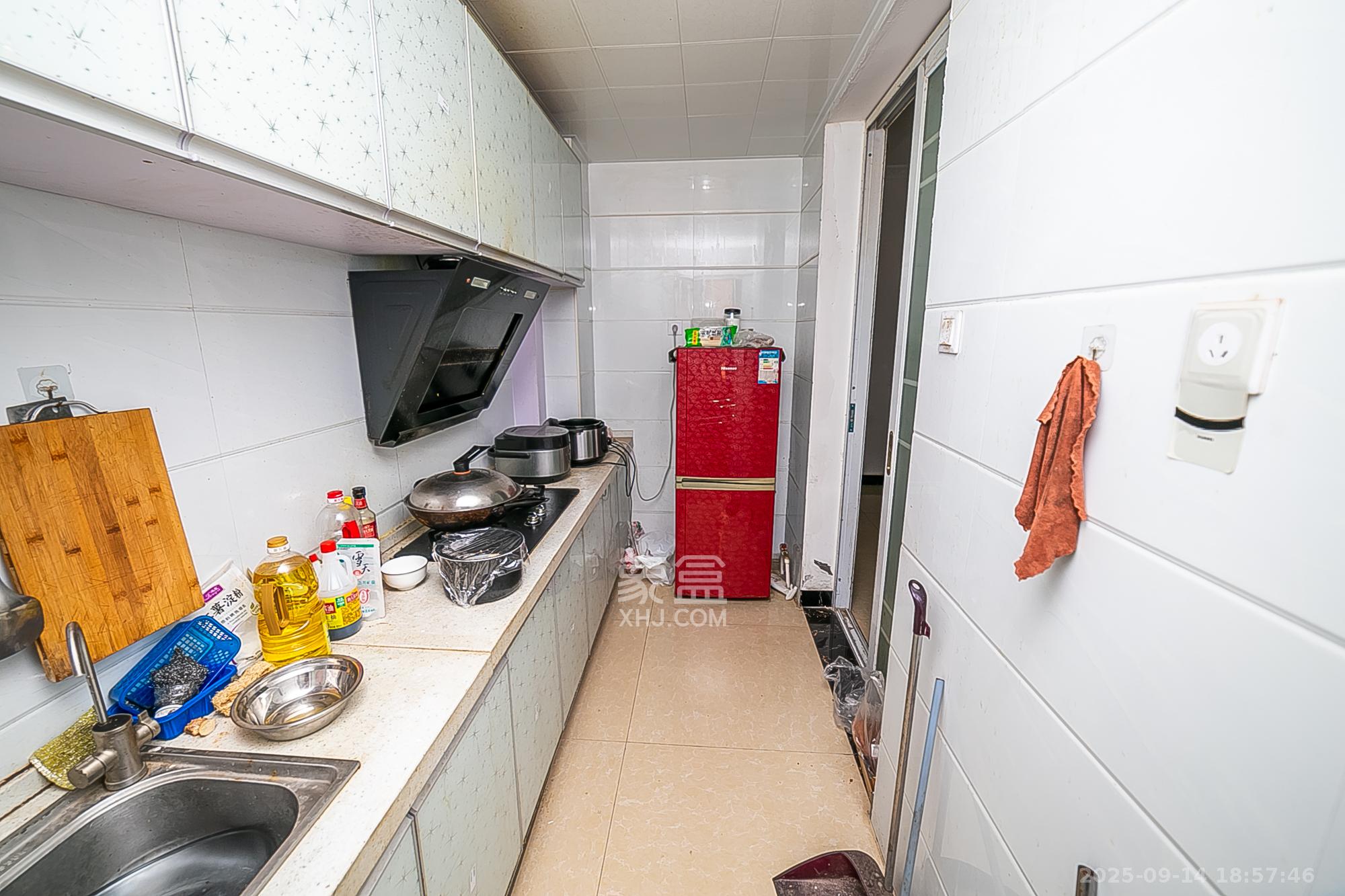 荣悦台  2室2厅1卫    132.0万 荣悦台  2室2厅1卫    132.0万厨房