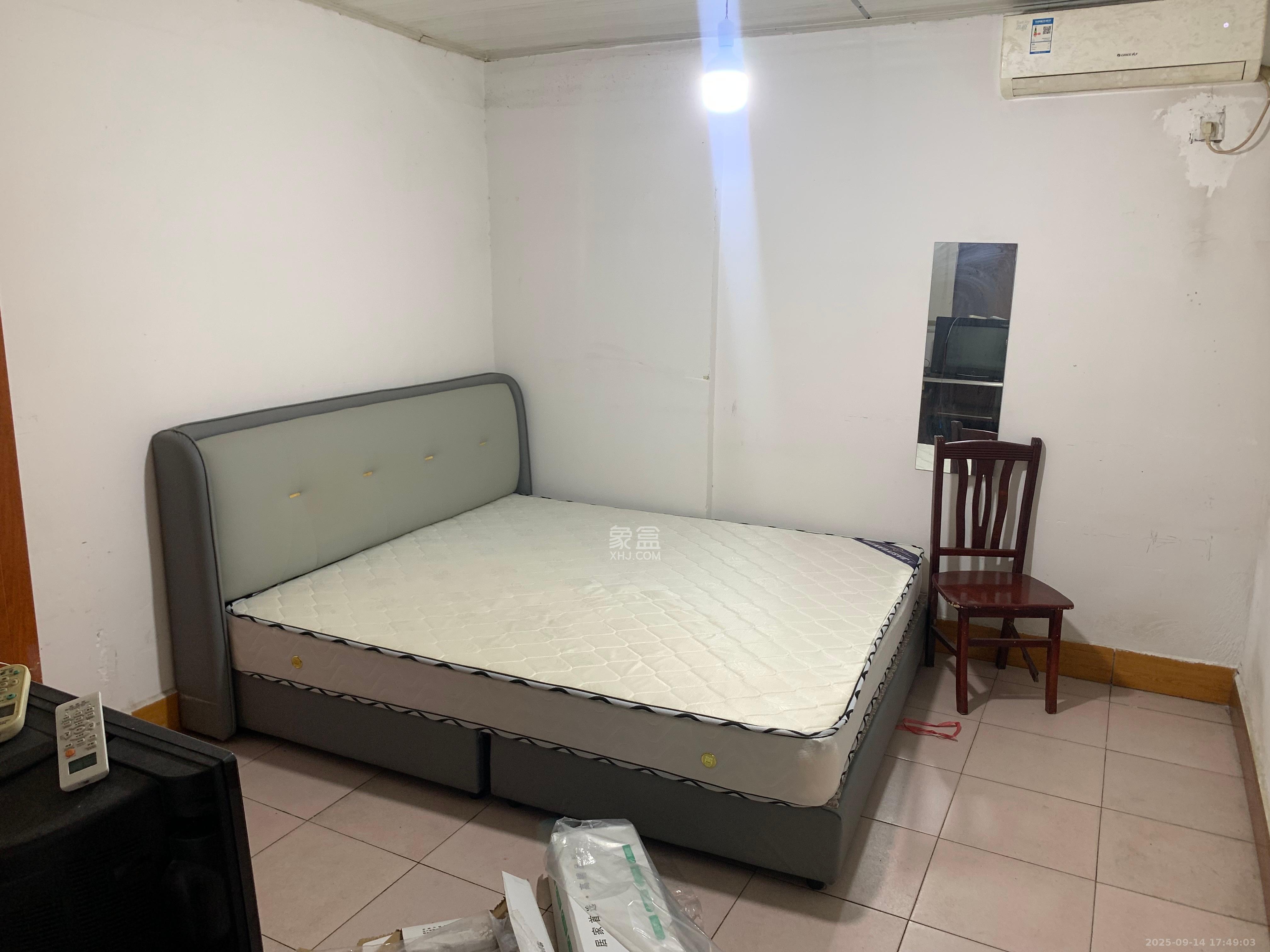 汽车西站商贸城(河西望城坡) 2室1厅1卫 1500.0元/月 汽车西站商贸城(河西望城坡) 2室1厅1卫 1500.0元/月室内图