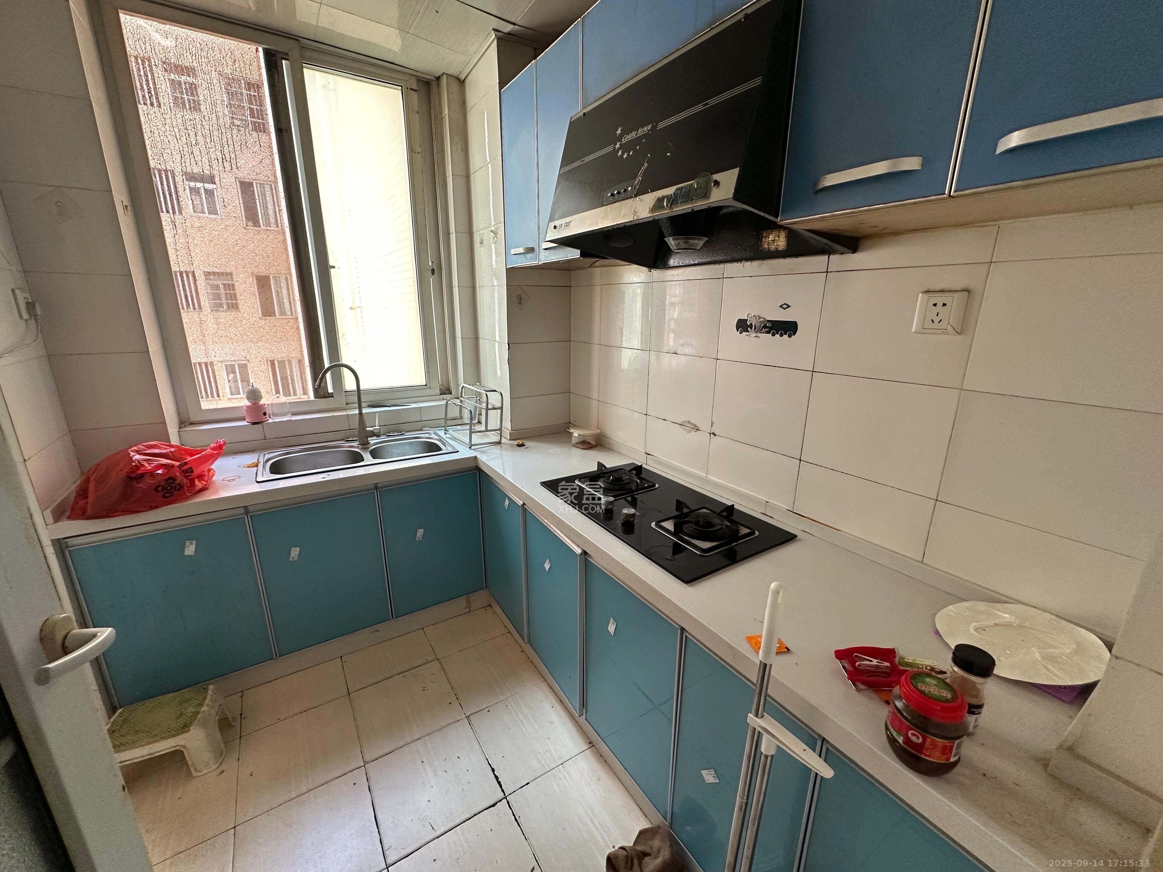 金碧文华  2室2厅1卫    2000.0元/月 金碧文华  2室2厅1卫    2000.0元/月室内图