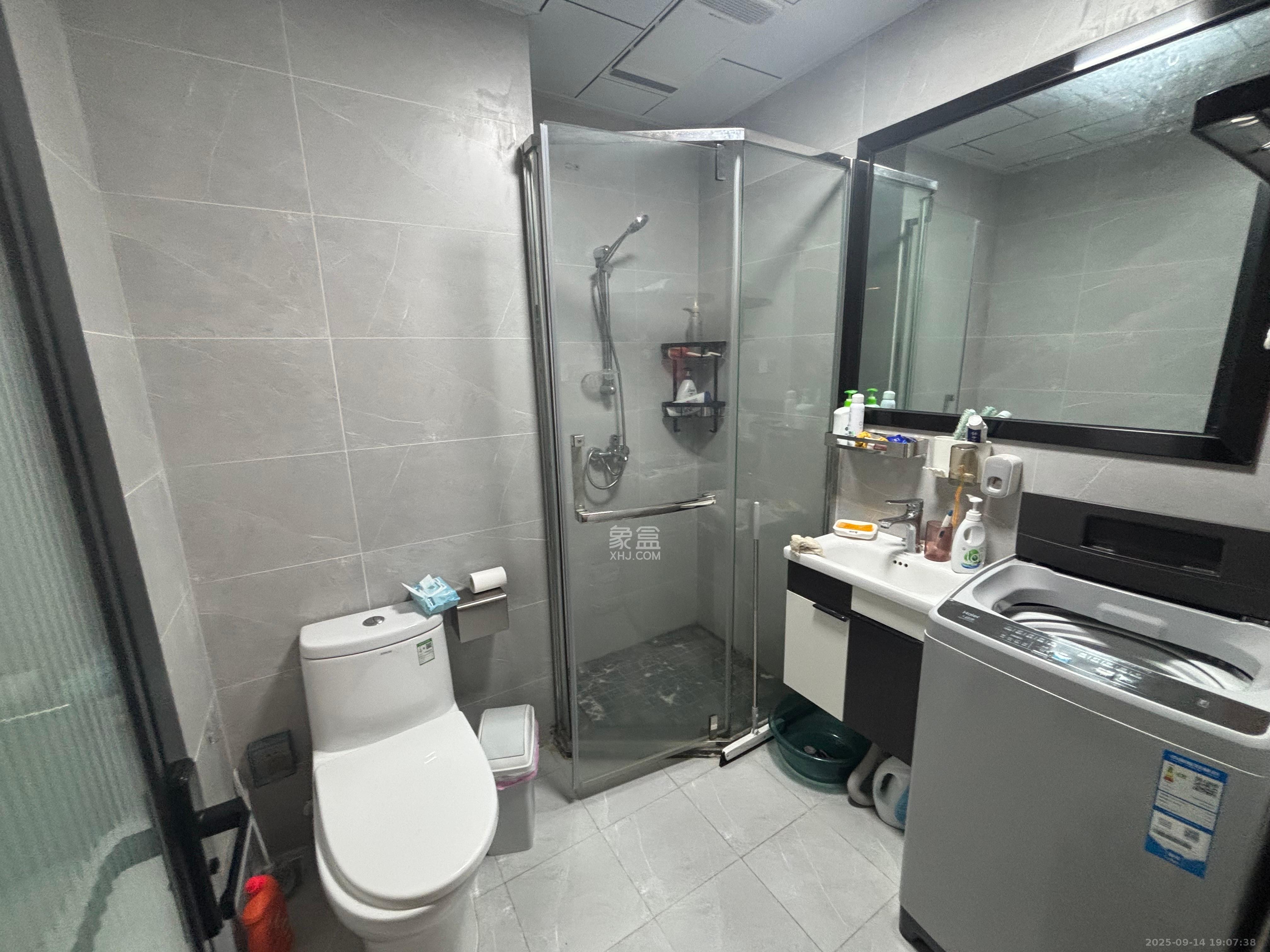 湘一书香里 2室2厅1卫 2200.0元/月 湘一书香里 2室2厅1卫 2200.0元/月室内图