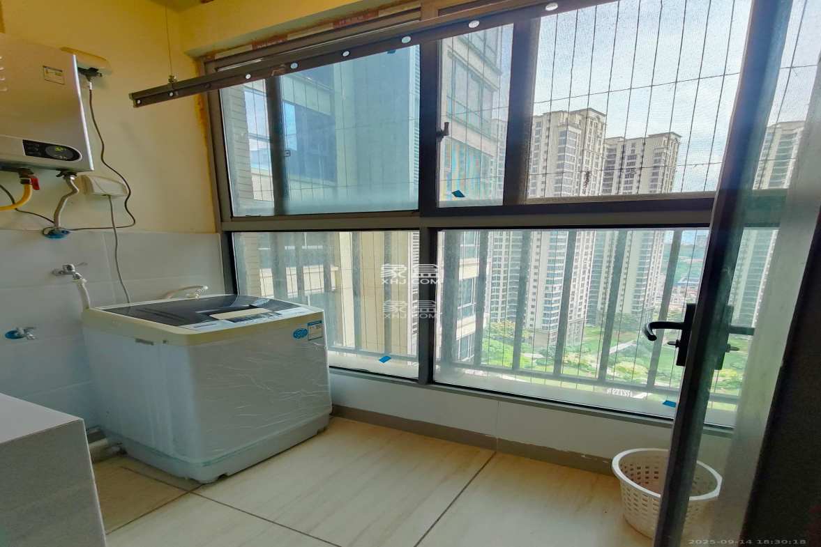 碧桂园南城首府(东宸林海)  3室2厅1卫    2600.0元/月 碧桂园南城首府(东宸林海)  3室2厅1卫    2600.0元/月室内图