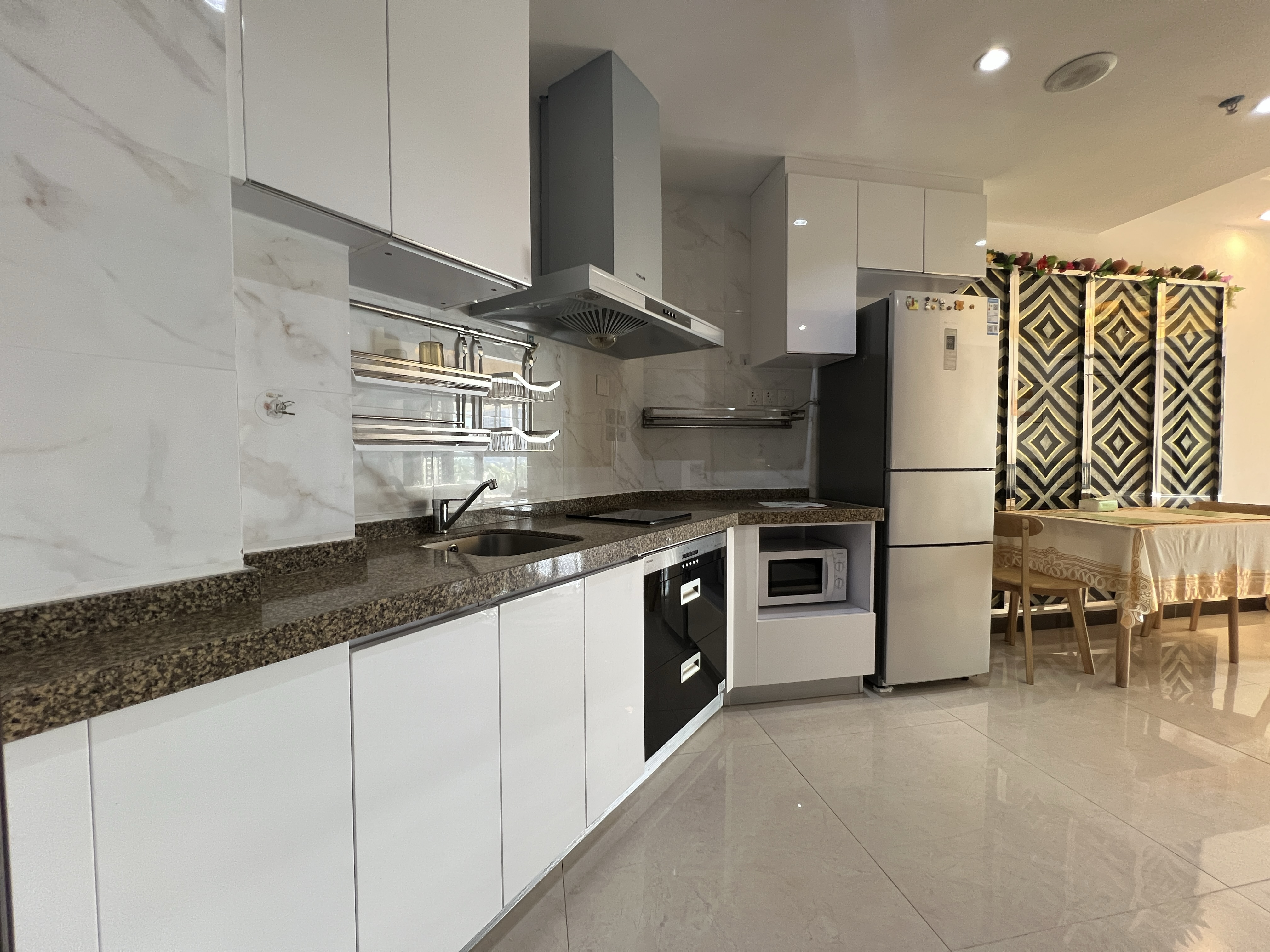 恒大海口湾二期 1室0厅1卫 2000.0元/月 恒大海口湾二期 1室0厅1卫 2000.0元/月室内图