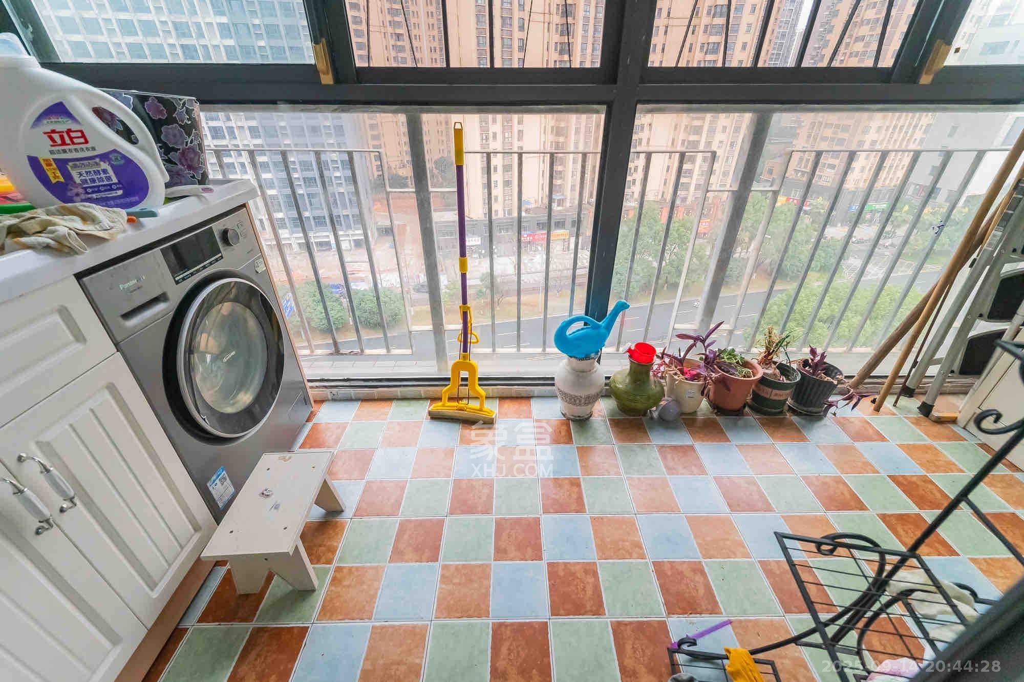 恒基凯旋门一二期  3室2厅1卫    1999.0元/月室内图