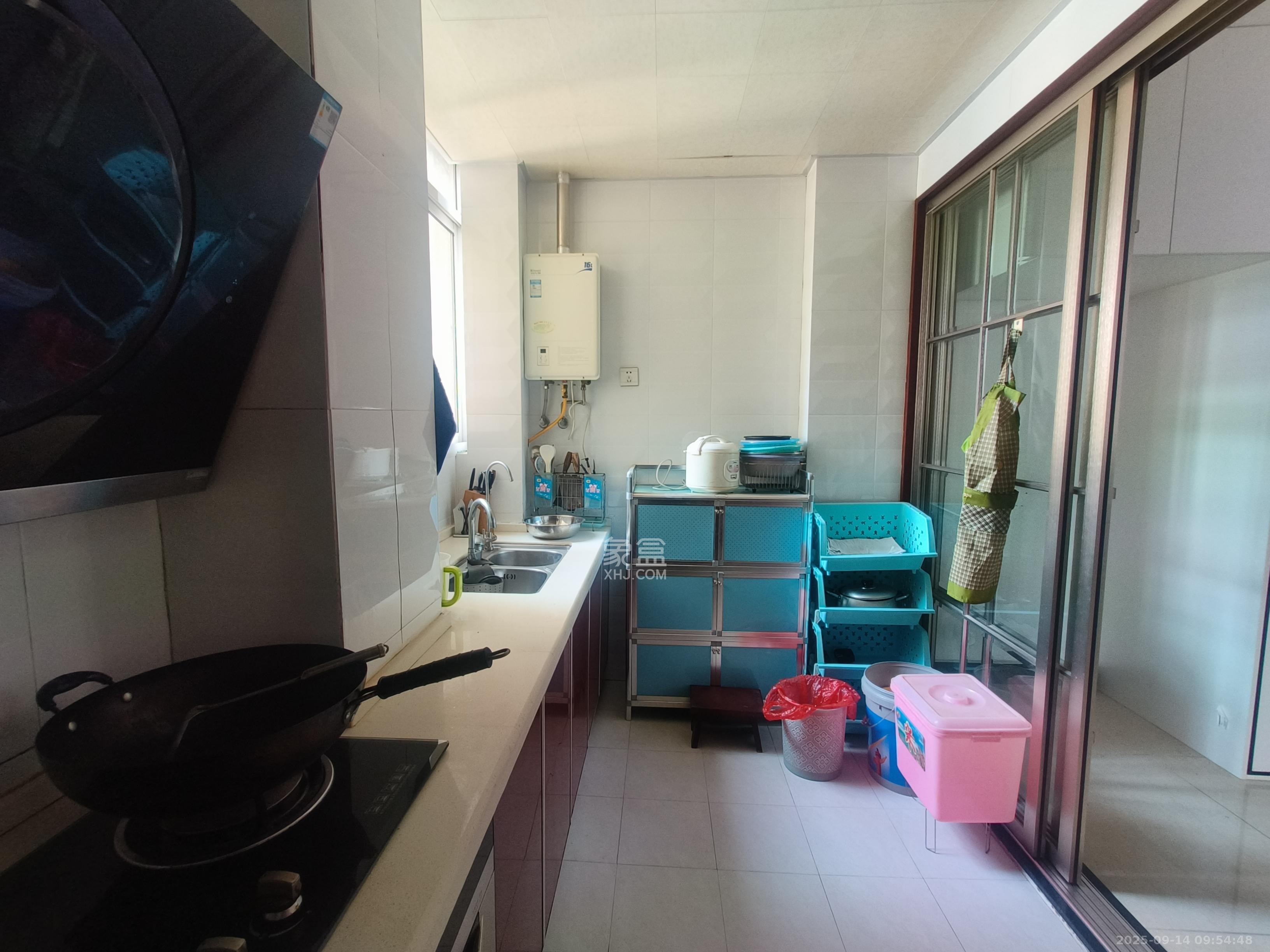 顺天黄金海岸  3室2厅2卫    2600.0元/月室内图