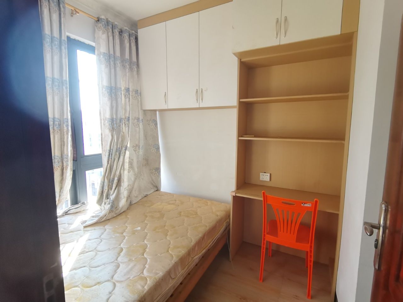 盛世一品 3室2厅1卫 2400.0元/月 盛世一品 3室2厅1卫 2400.0元/月室内图