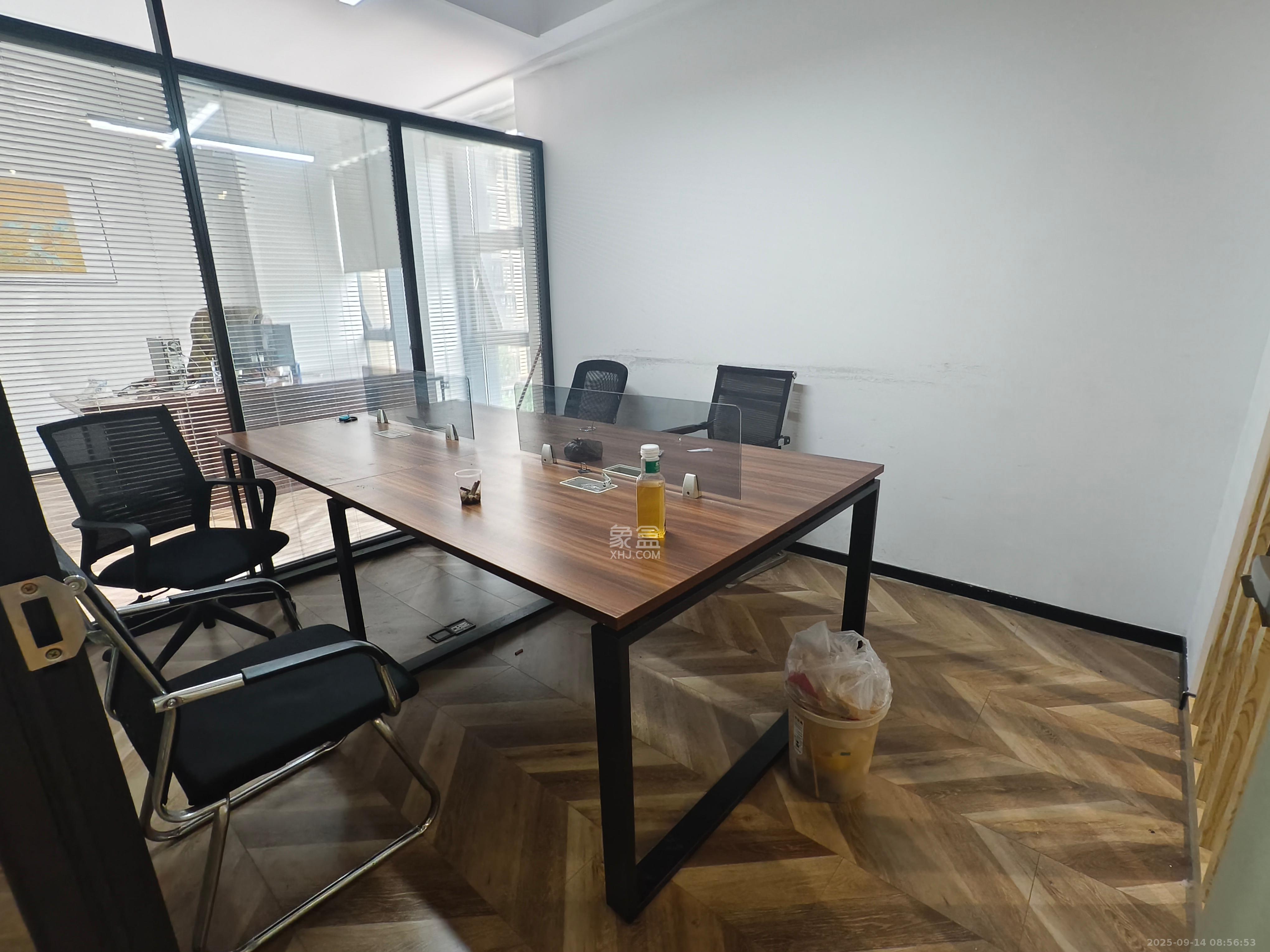 汇一城（汇壹公馆）  1室1厅1卫    1800.0元/月室内图