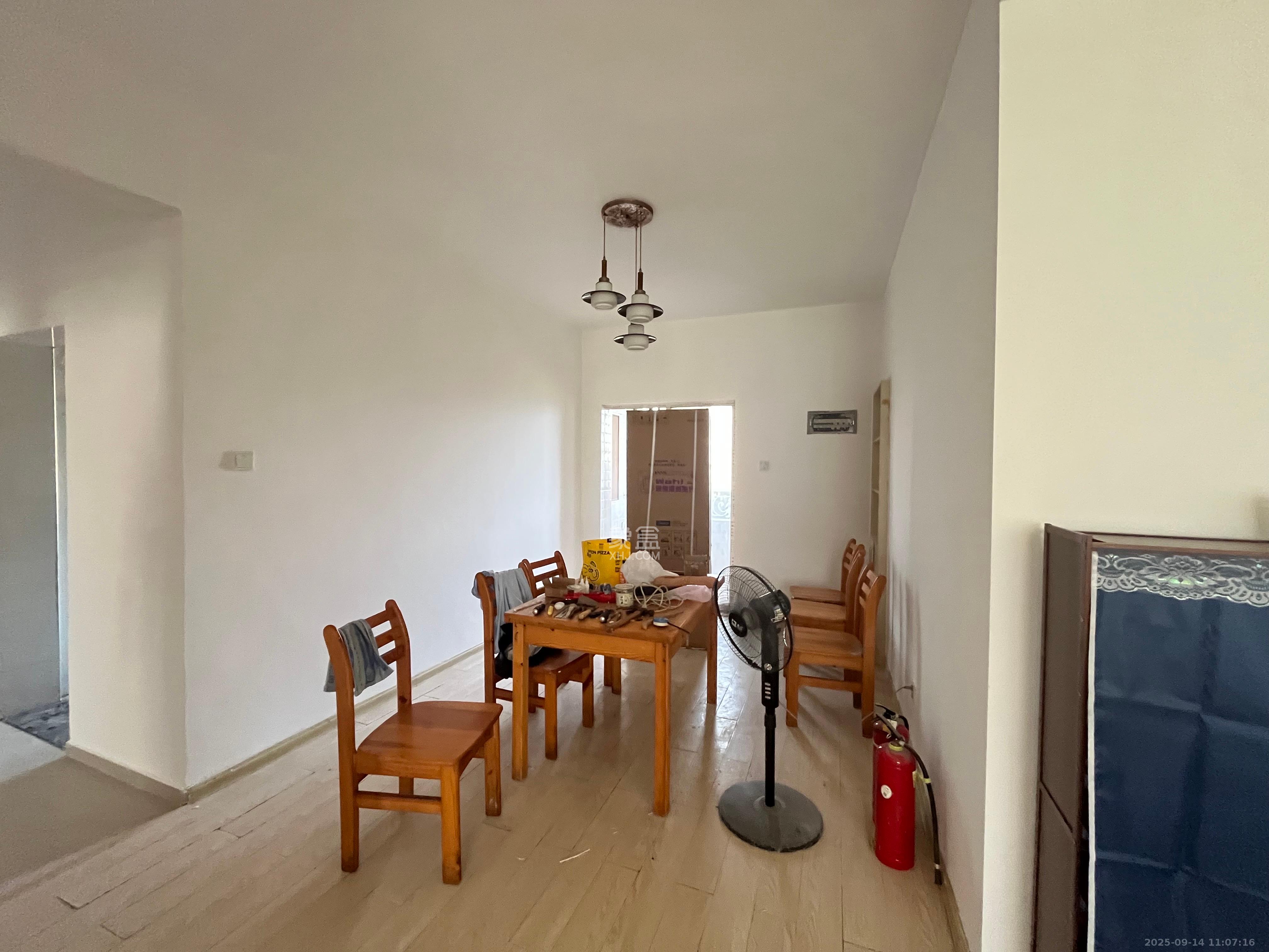 湖南省地震局单位宿舍  3室2厅2卫    2500.0元/月室内图