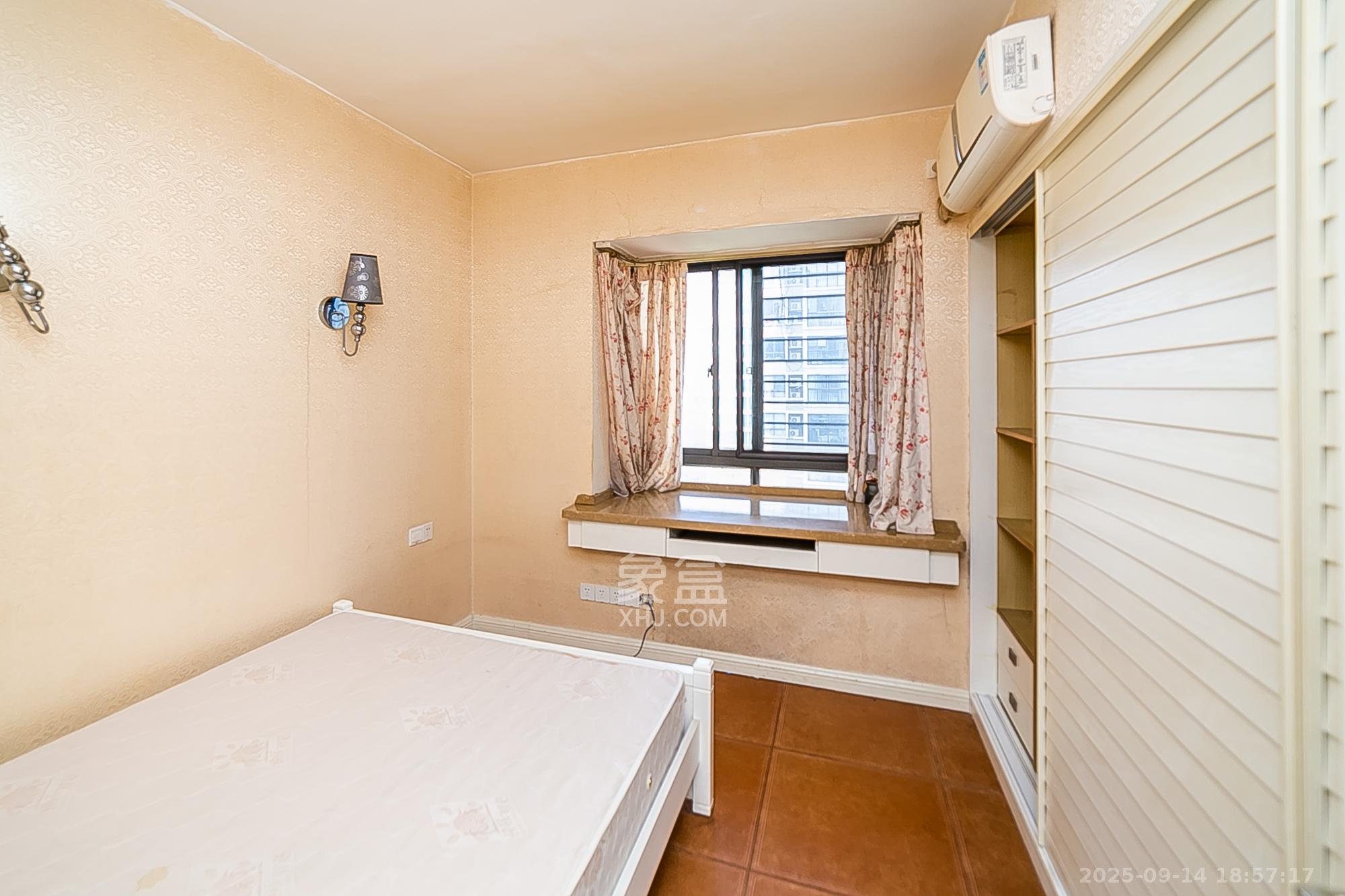 钱隆樽品(一、二、三期)  3室2厅2卫    108.0万 钱隆樽品(一、二、三期)  3室2厅2卫    108.0万卧室