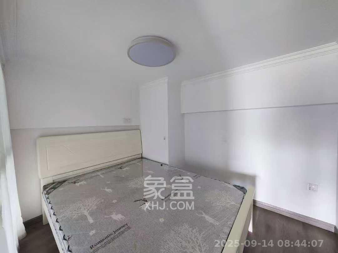 天麓轻奢国际  2室1厅1卫    1800.0元/月室内图