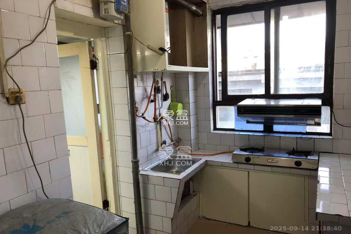 人民中路窑岭湘剧院单位房  2室1厅1卫    2000.0元/月 人民中路窑岭湘剧院单位房  2室1厅1卫    2000.0元/月室内图