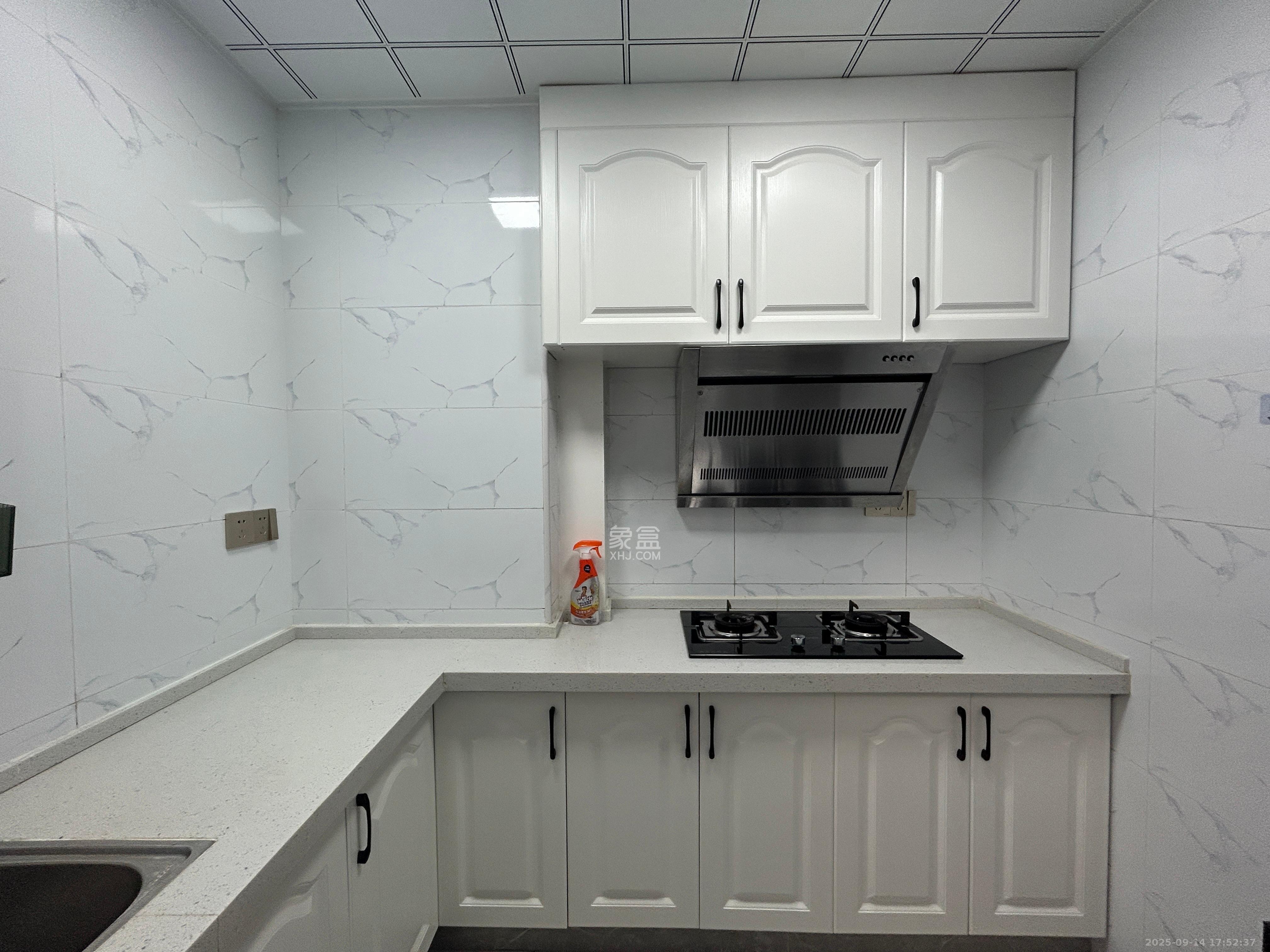 地华梅溪湖畔  2室2厅1卫    1999.0元/月室内图