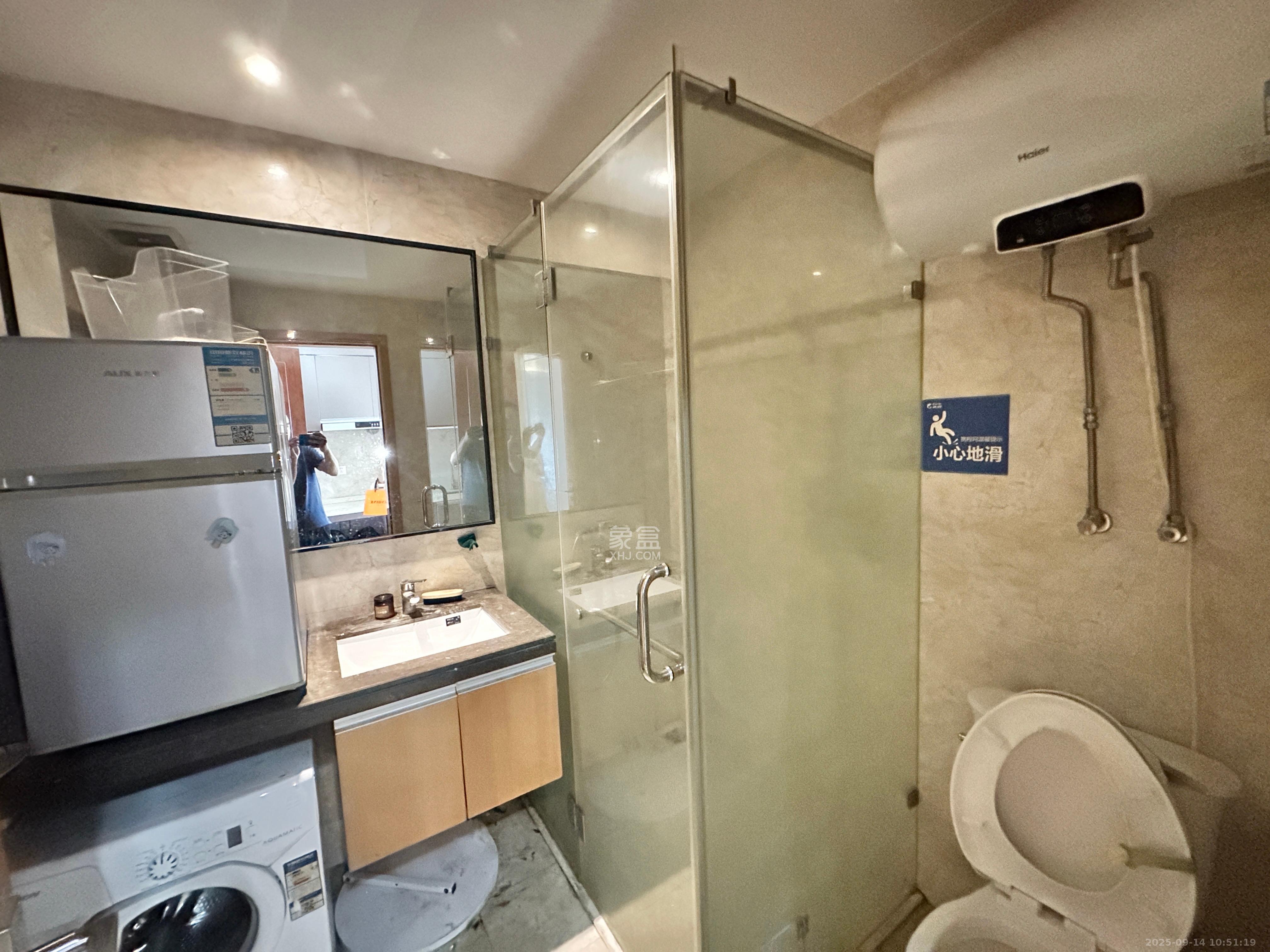 德思勤城市广场(宝格丽公寓) 1室1厅1卫 2200.0元/月 德思勤城市广场(宝格丽公寓) 1室1厅1卫 2200.0元/月室内图