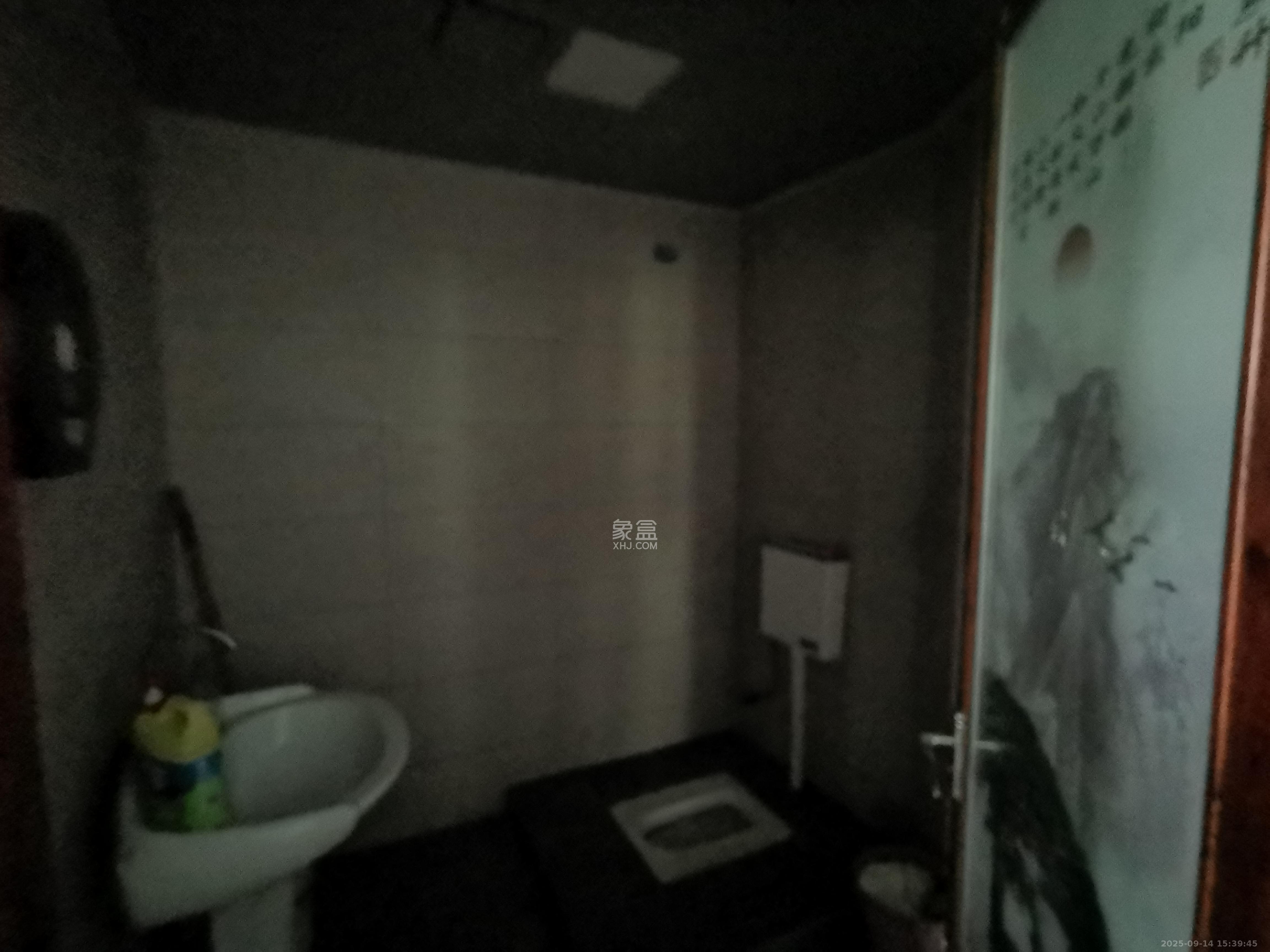 鄱阳小区   195.68㎡      5200.0元/月室内图