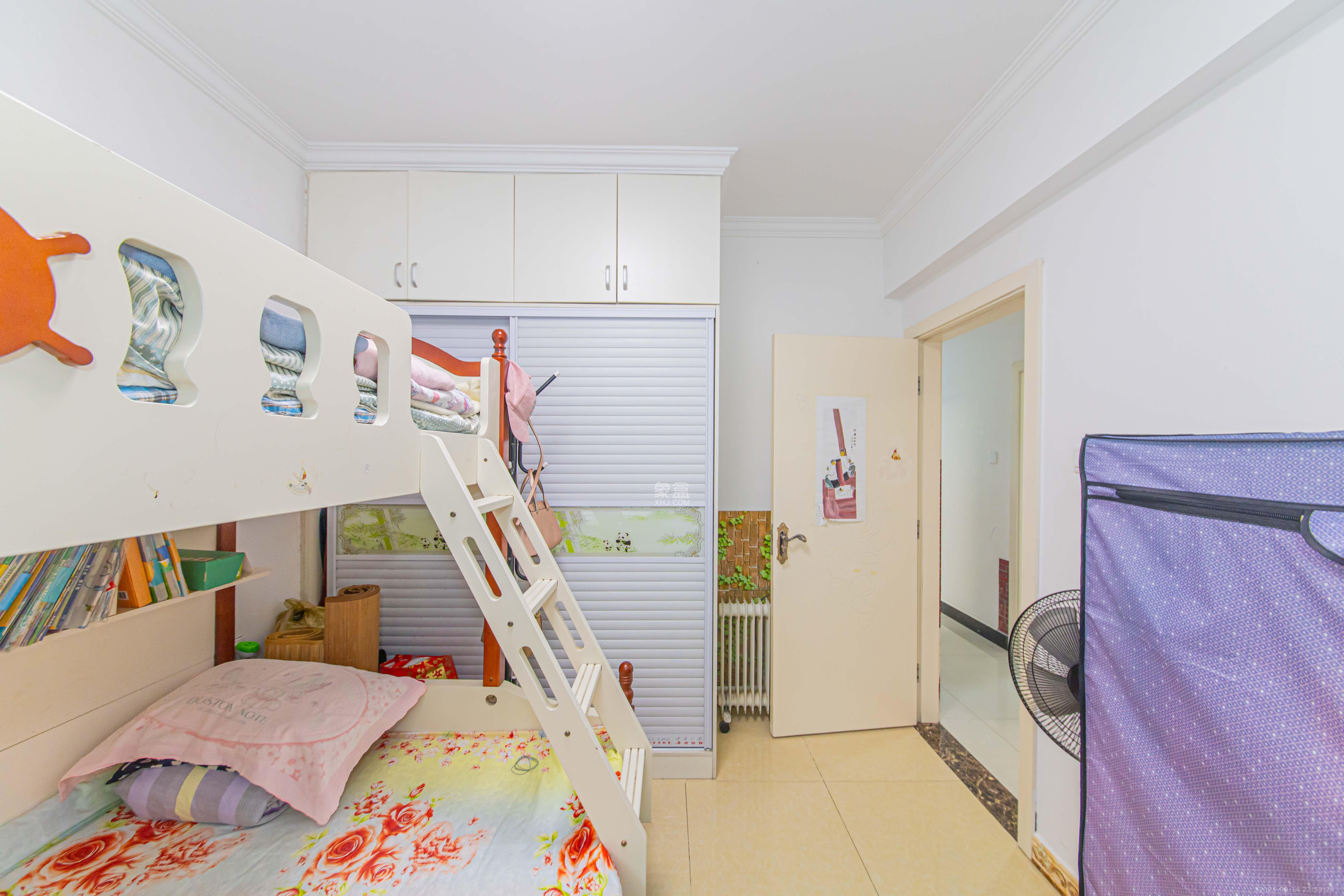 中建芙蓉嘉苑  3室2厅2卫   102.00万卧室