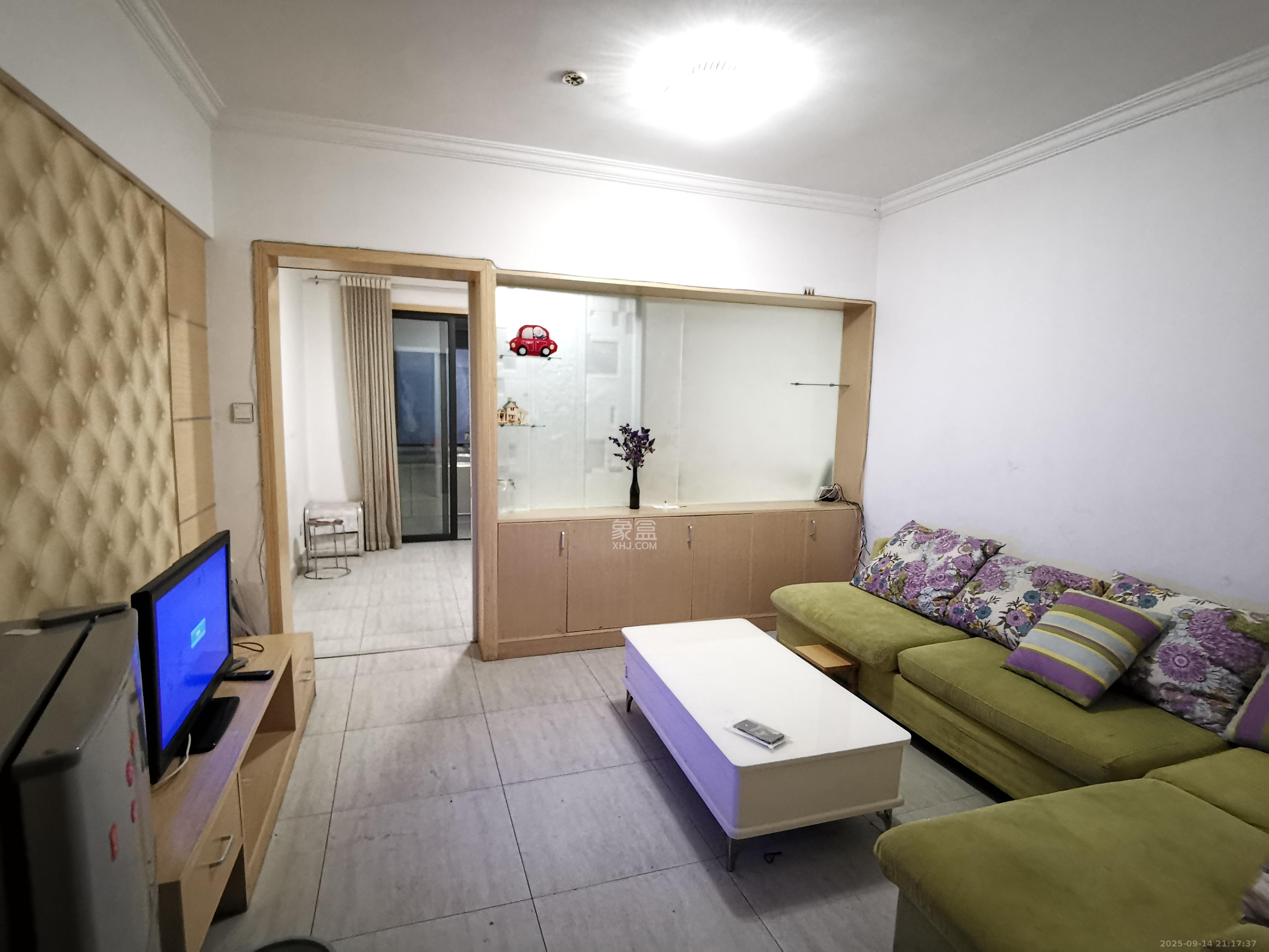 锦湘国际星城三期(锦绣苑) 1室1厅1卫 1500.0元/月 锦湘国际星城三期(锦绣苑) 1室1厅1卫 1500.0元/月室内图