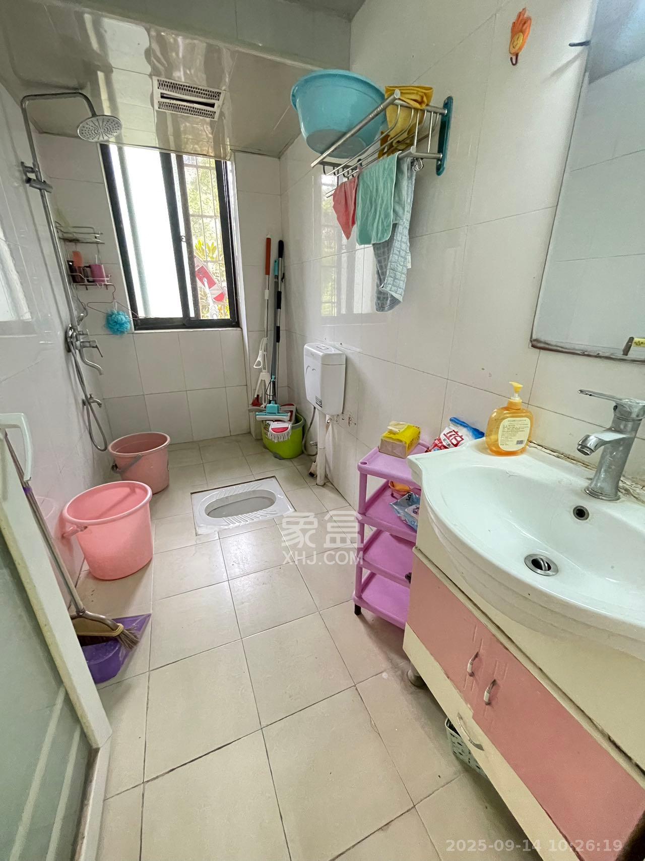 和庄 3室2厅2卫 2200.0元/月 和庄 3室2厅2卫 2200.0元/月室内图