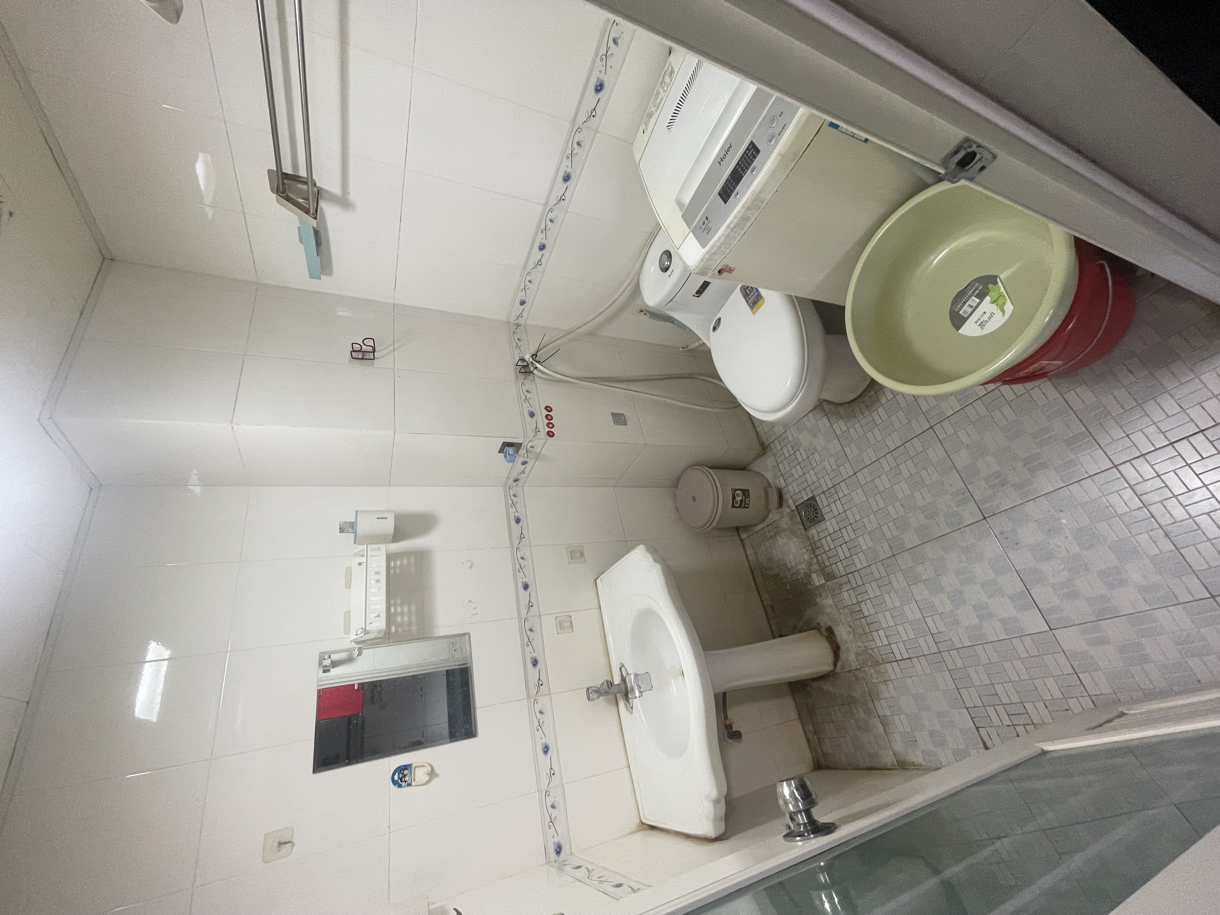 鸿华大厦 1室1厅1卫 1000.0元/月 鸿华大厦 1室1厅1卫 1000.0元/月室内图