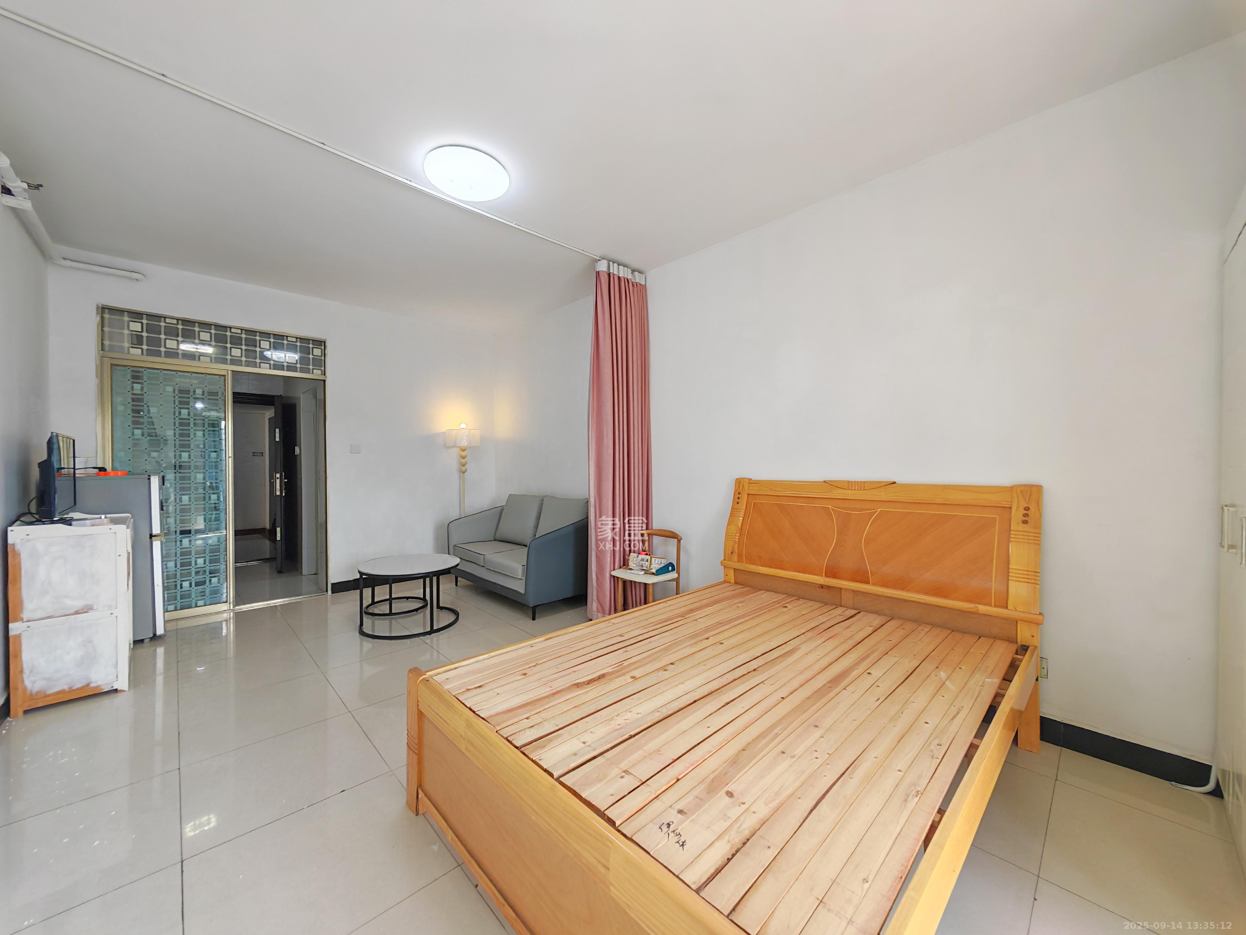 湘府东苑  1室1厅1卫    1200.0元/月 湘府东苑  1室1厅1卫    1200.0元/月室内图