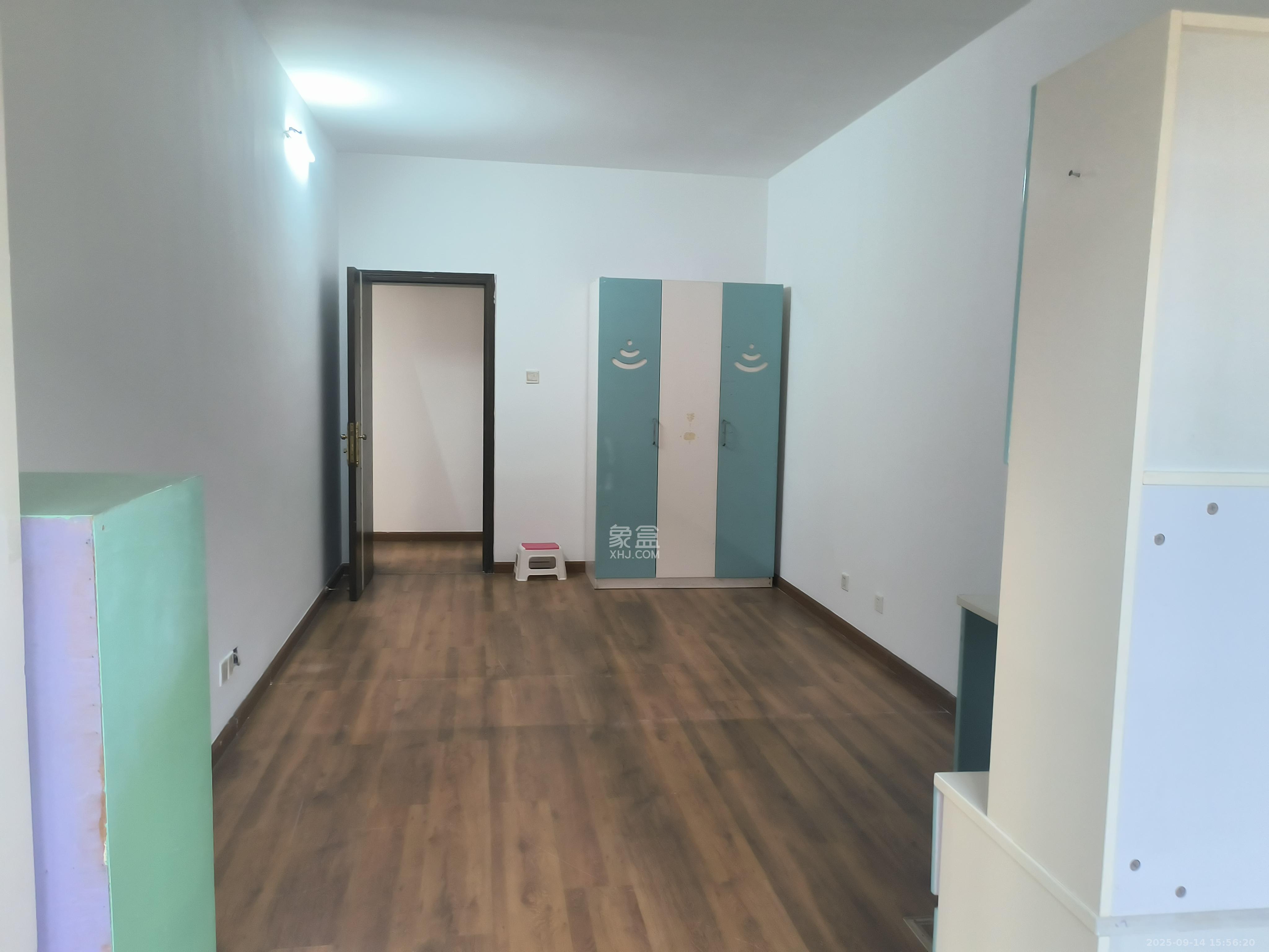 鑫邮小区 3室2厅2卫 2100.0元/月 鑫邮小区 3室2厅2卫 2100.0元/月室内图