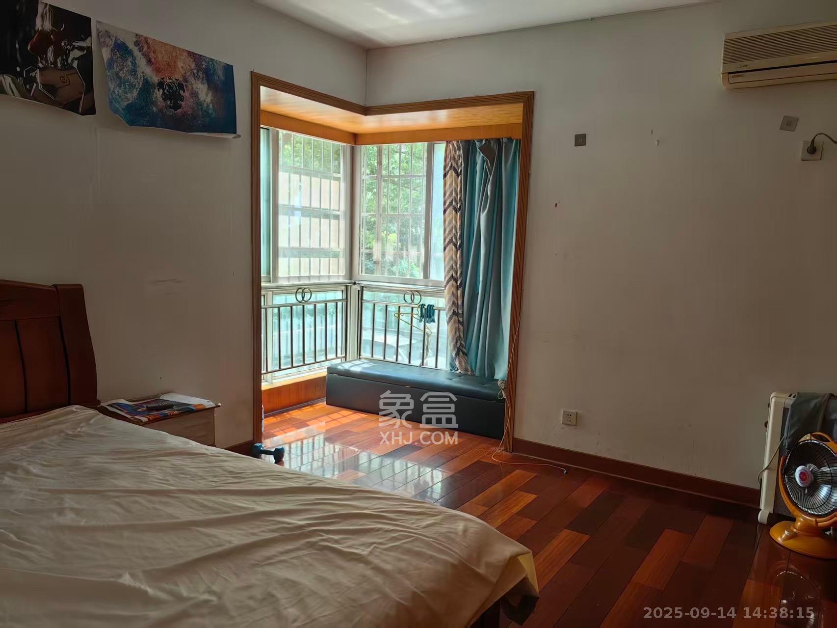 海利宿舍  3室2厅2卫    2600.0元/月 海利宿舍  3室2厅2卫    2600.0元/月室内图