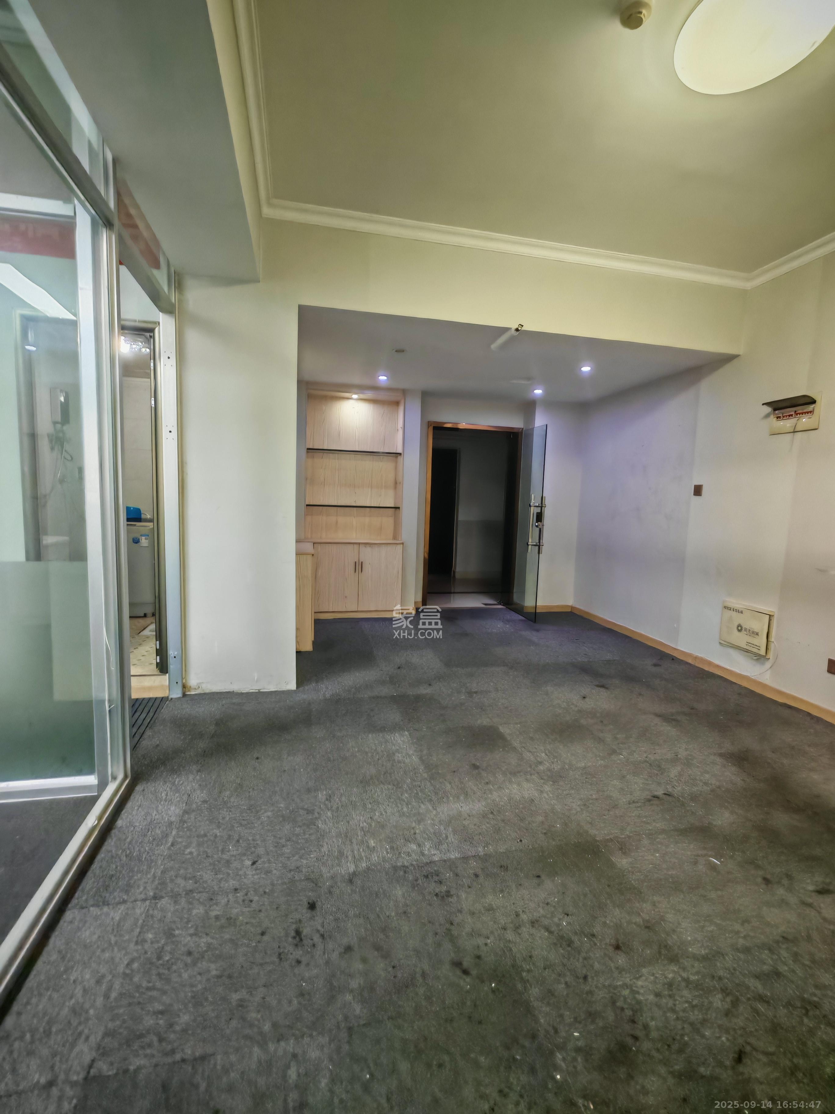 阳光锦城 1室1厅1卫 1300.0元/月 阳光锦城 1室1厅1卫 1300.0元/月室内图