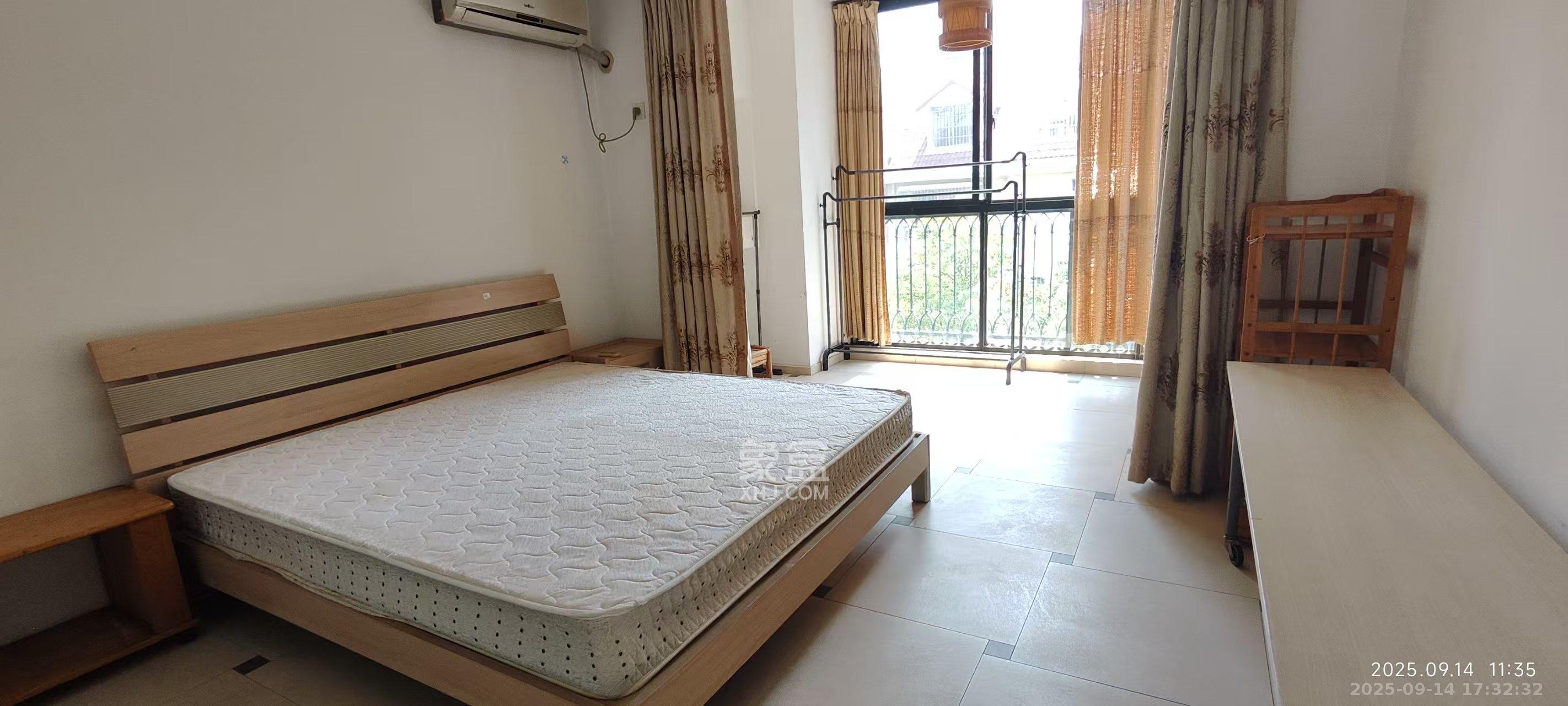 新星小区 4室2厅2卫 2400.0元/月 新星小区 4室2厅2卫 2400.0元/月室内图