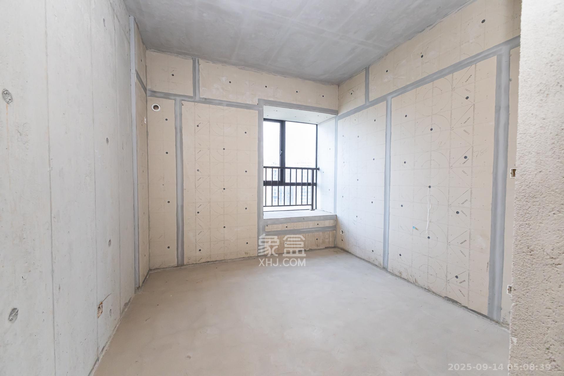 润和湘江天地AB区  4室2厅2卫    210.0万卧室