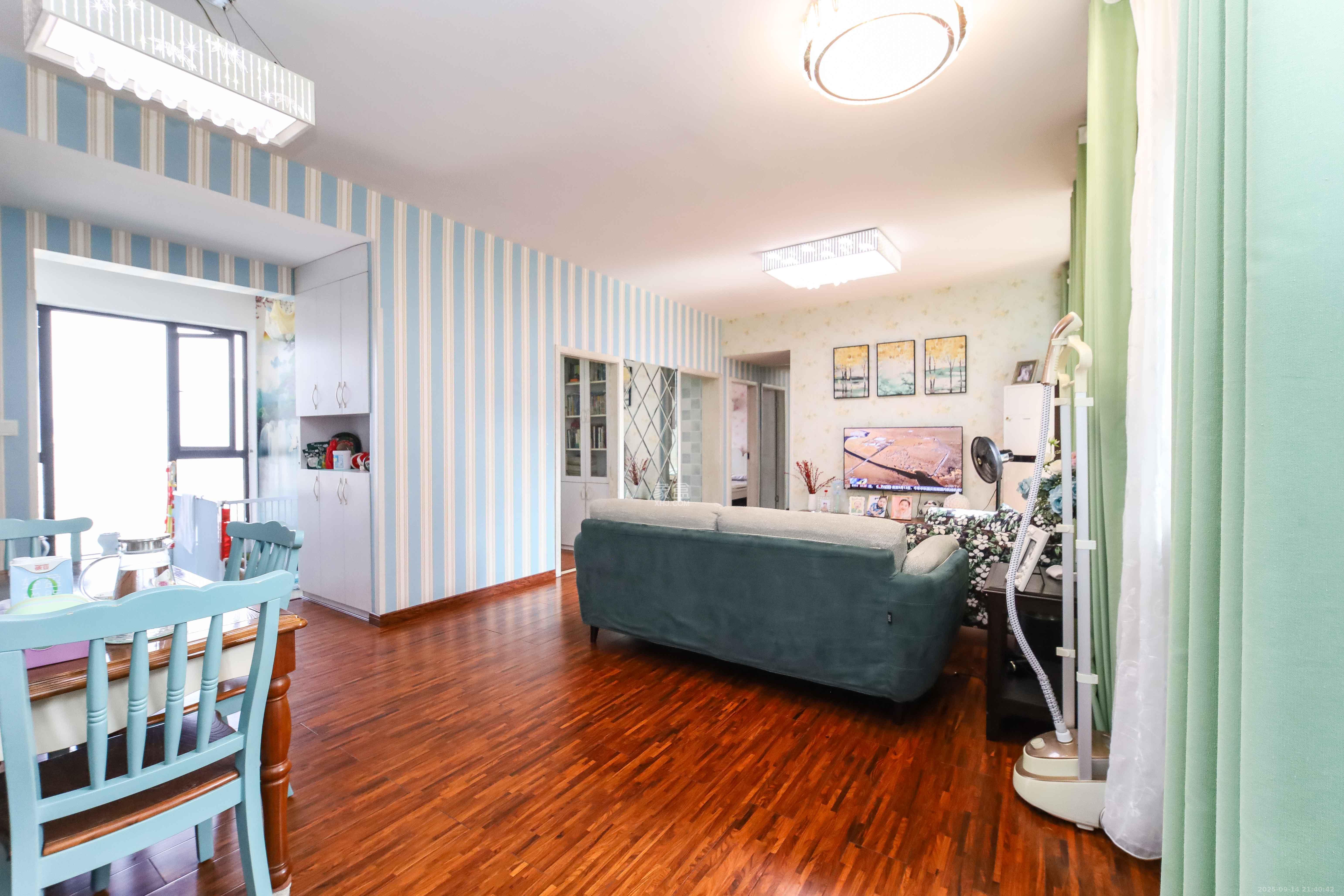 湘域熙岸 3室2厅1卫 115.0万 湘域熙岸 3室2厅1卫 115.0万客厅