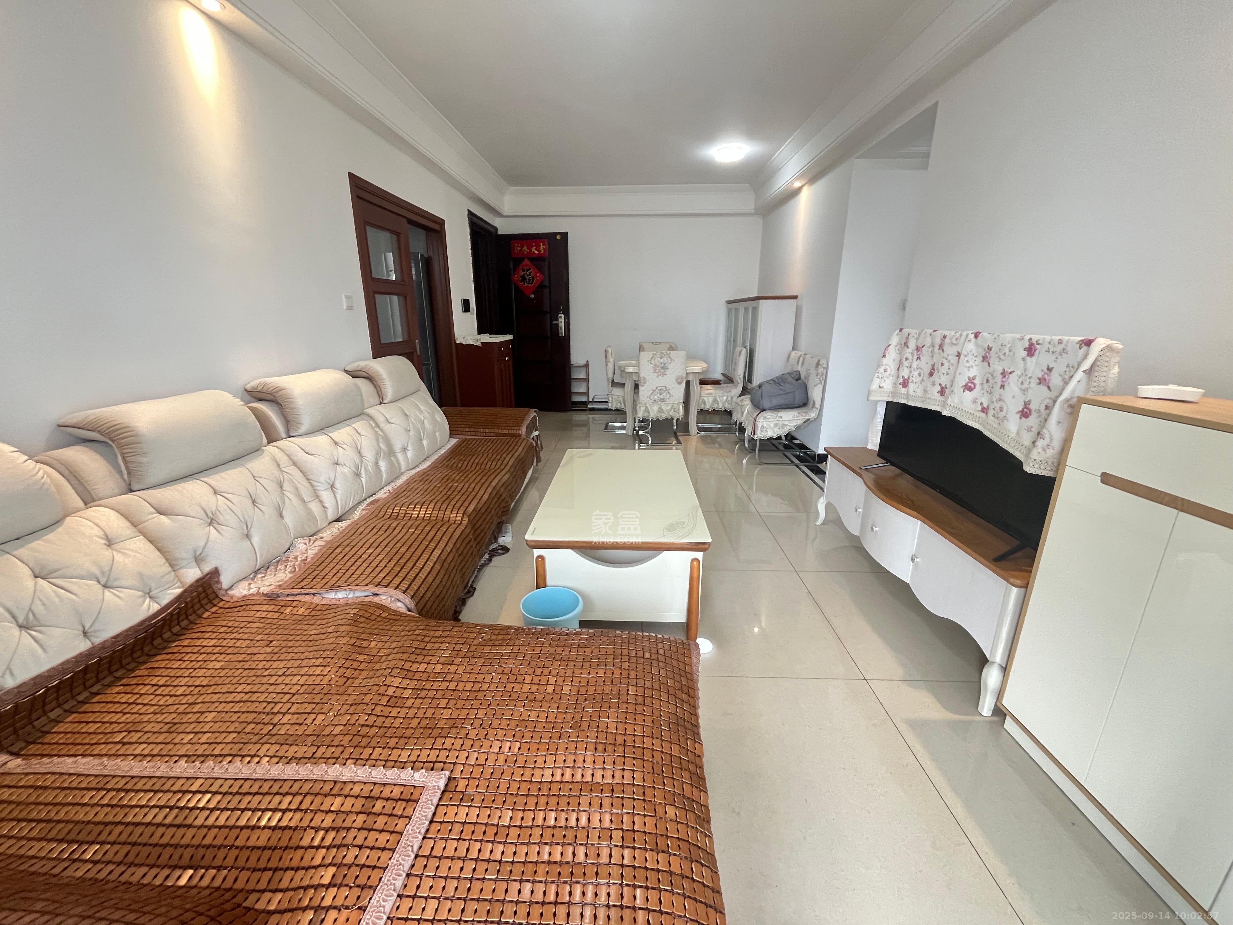 中海国际五期 3室2厅1卫 2300.0元/月 中海国际五期 3室2厅1卫 2300.0元/月室内图