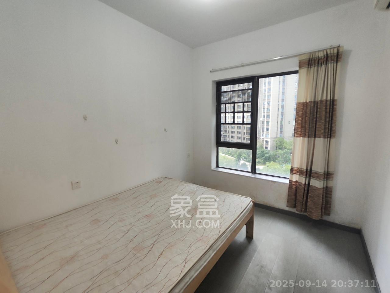 阳光城尚东湾愉景苑  3室2厅2卫    2100.0元/月室内图