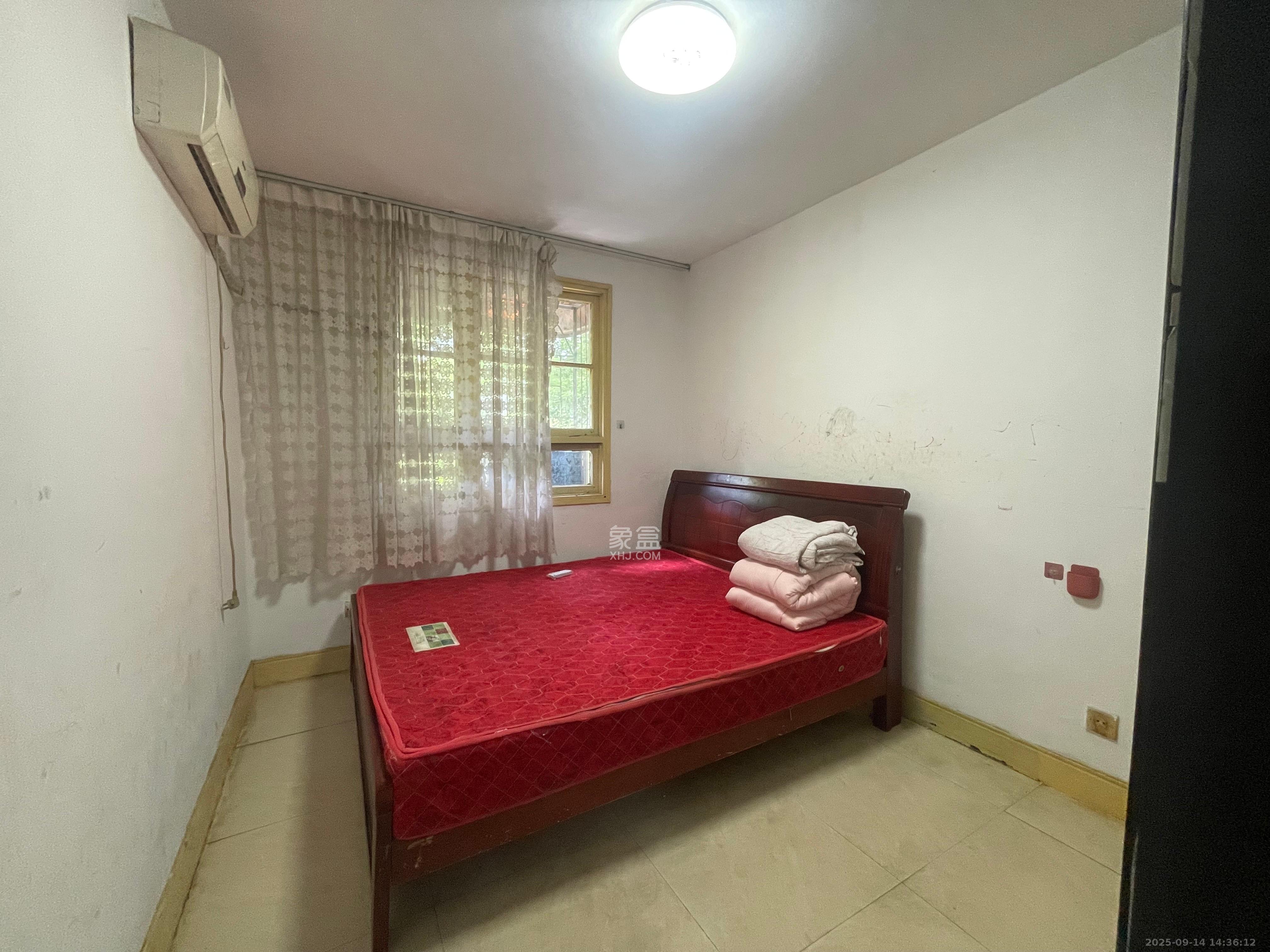 向东园社区(国税局宿舍) 2室1厅1卫 1400.0元/月 向东园社区(国税局宿舍) 2室1厅1卫 1400.0元/月室内图