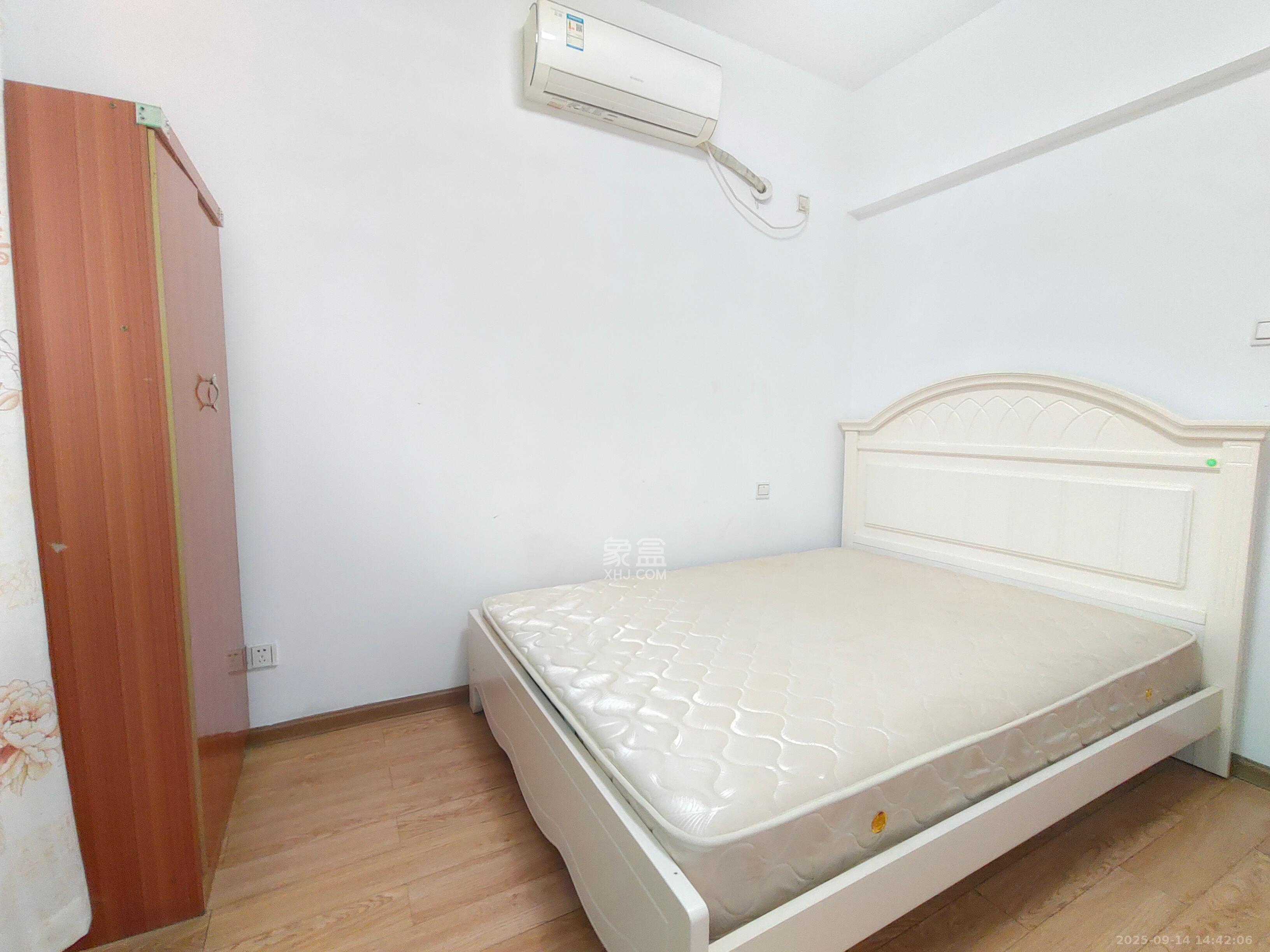 茂华国际湘  2室2厅2卫    2400.0元/月室内图