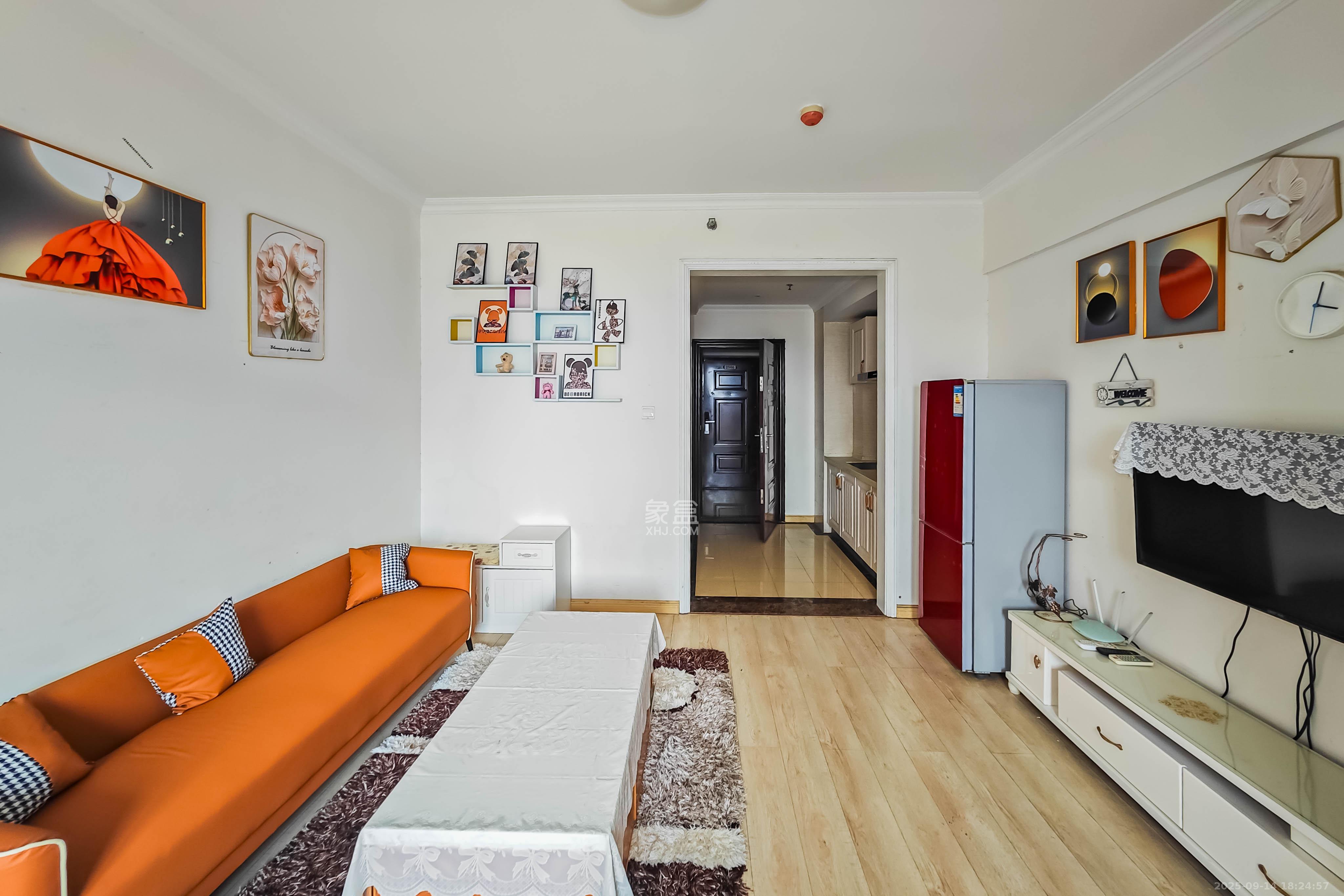 五江天街北区 1室1厅1卫 28.0万 五江天街北区 1室1厅1卫 28.0万客厅