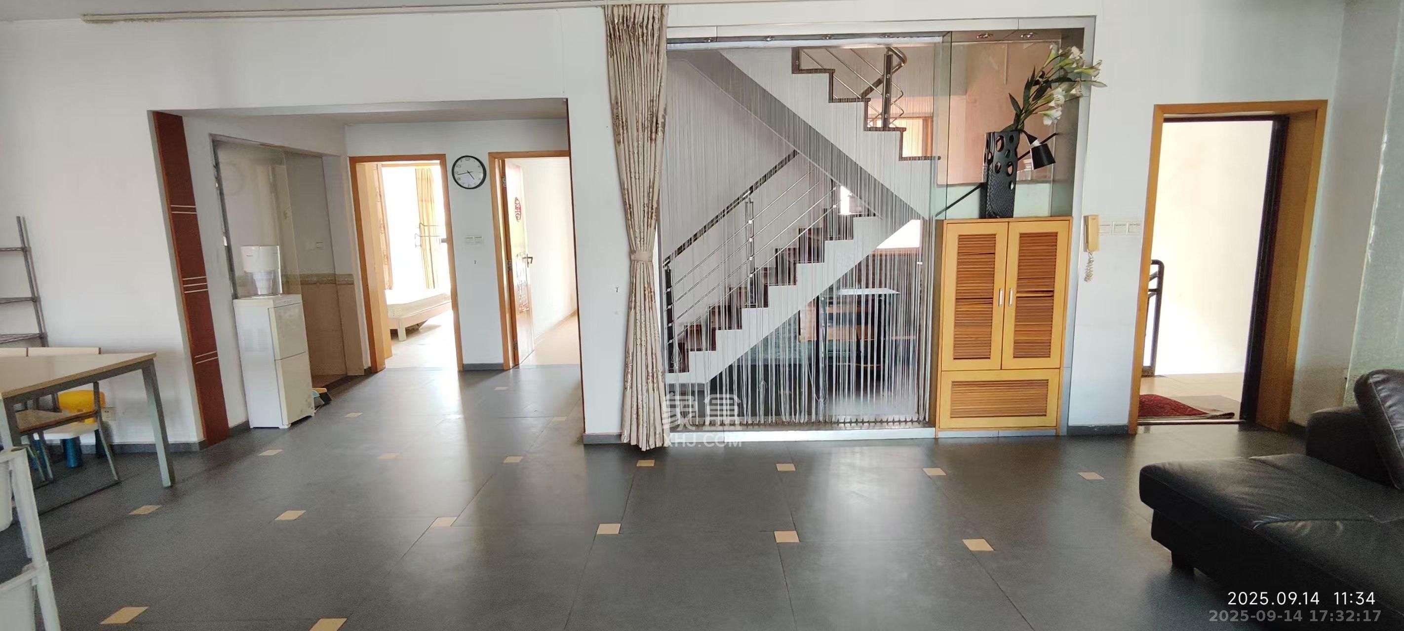 新星小区 4室2厅2卫 2400.0元/月 新星小区 4室2厅2卫 2400.0元/月室内图