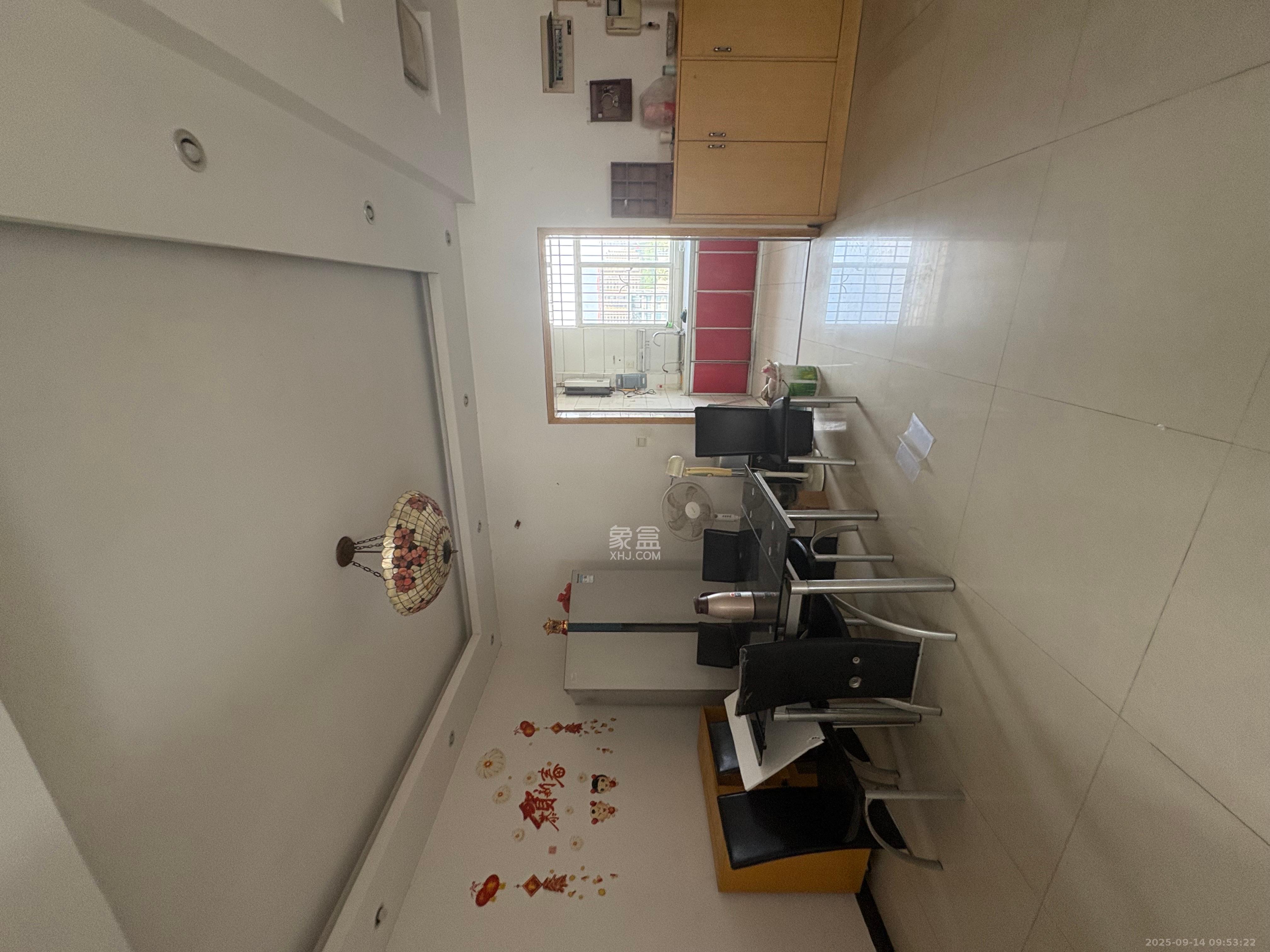 先锋新宇  3室2厅2卫    2300.0元/月室内图