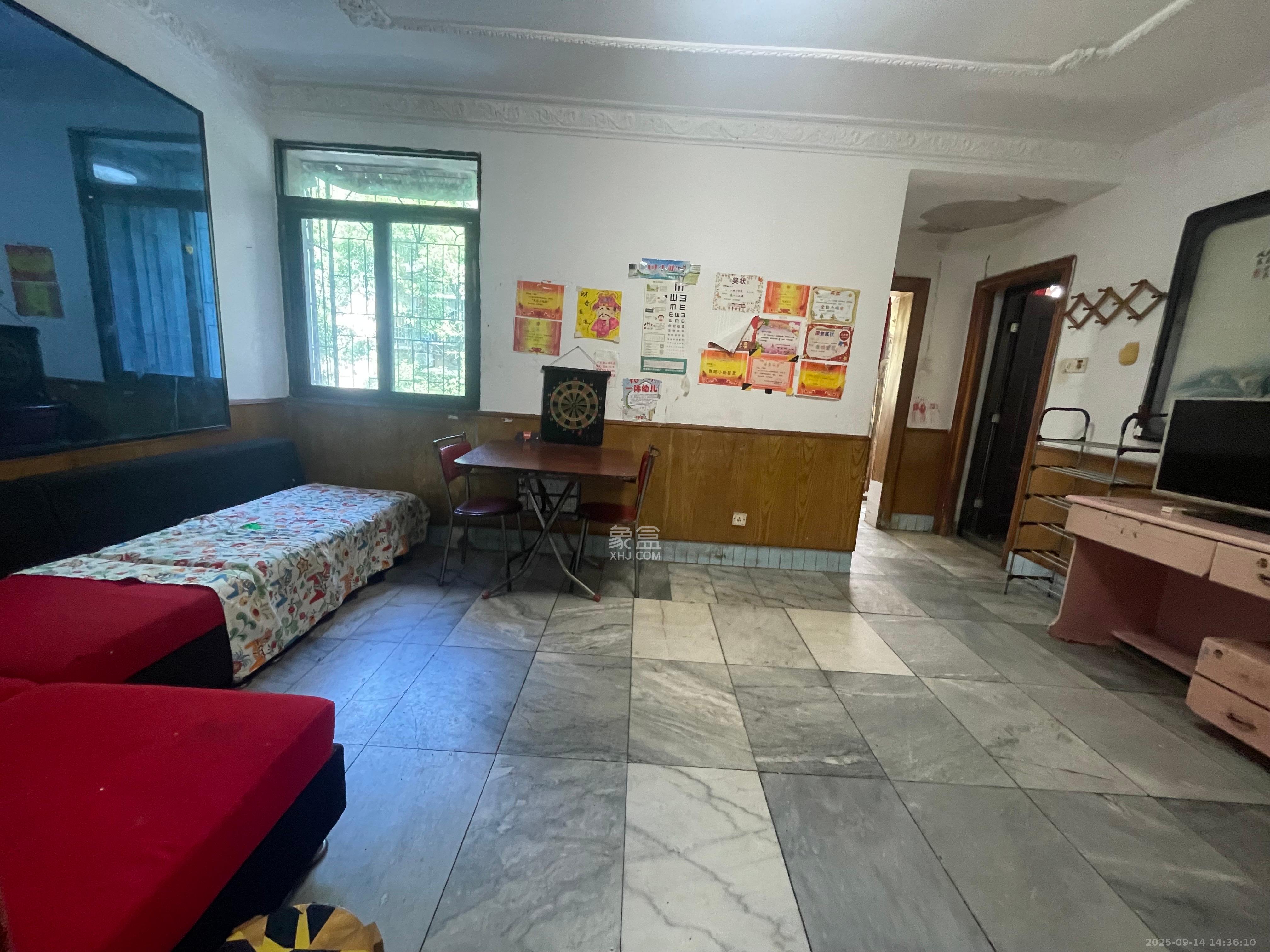 向东园社区(国税局宿舍) 2室1厅1卫 1400.0元/月 向东园社区(国税局宿舍) 2室1厅1卫 1400.0元/月室内图