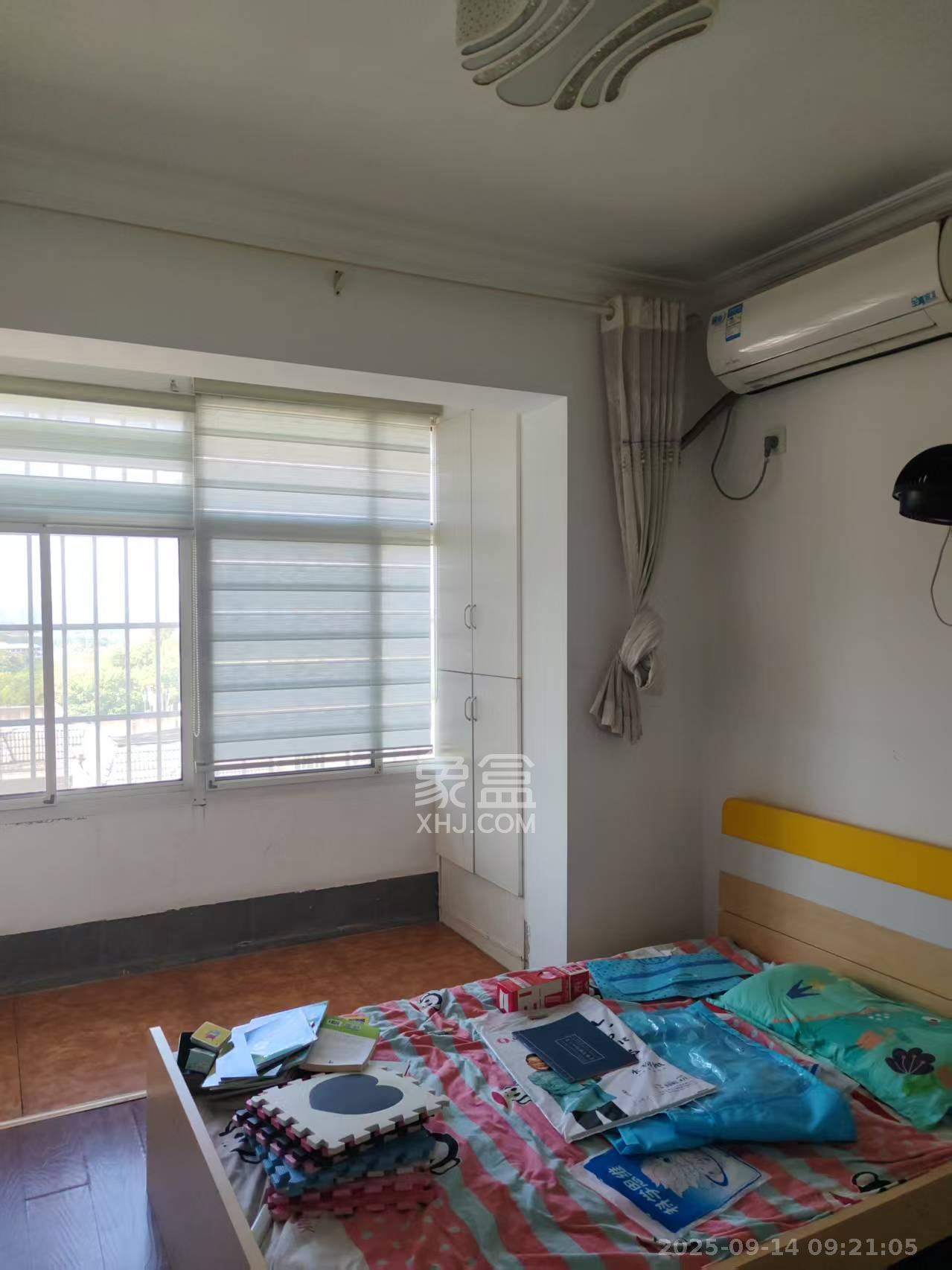 新诚小区 2室2厅1卫 2000.0元/月 新诚小区 2室2厅1卫 2000.0元/月室内图