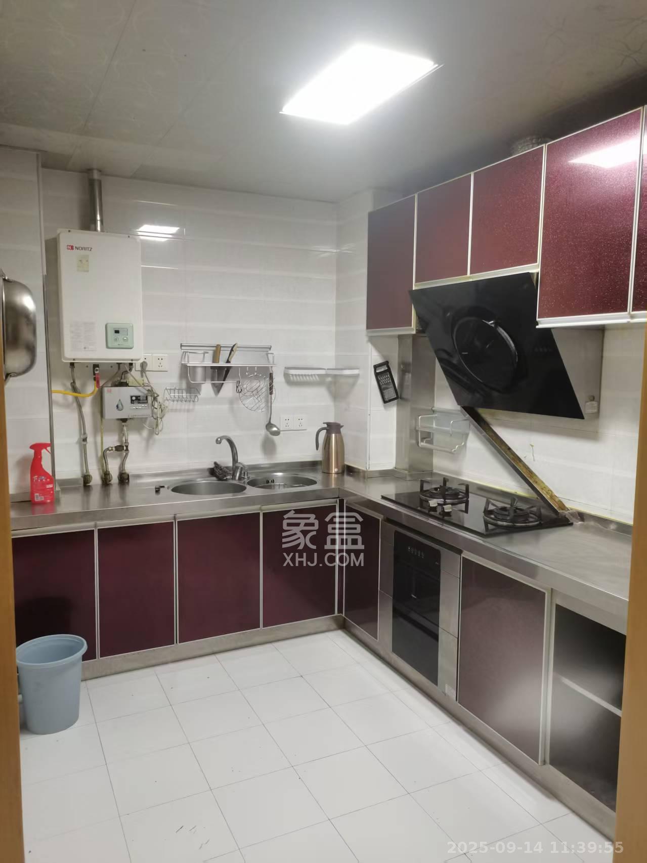 中建麓山和苑  3室2厅2卫    2200.0元/月室内图