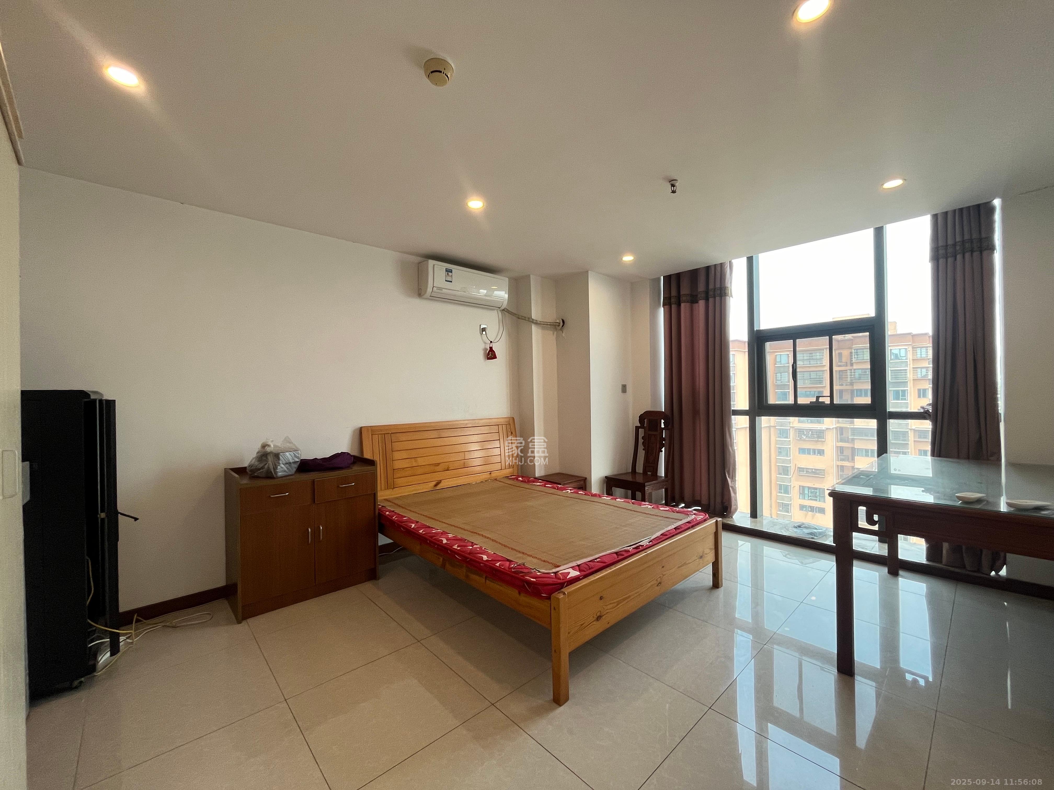 佳兴国际汇 1室2厅1卫 2500.0元/月 佳兴国际汇 1室2厅1卫 2500.0元/月室内图