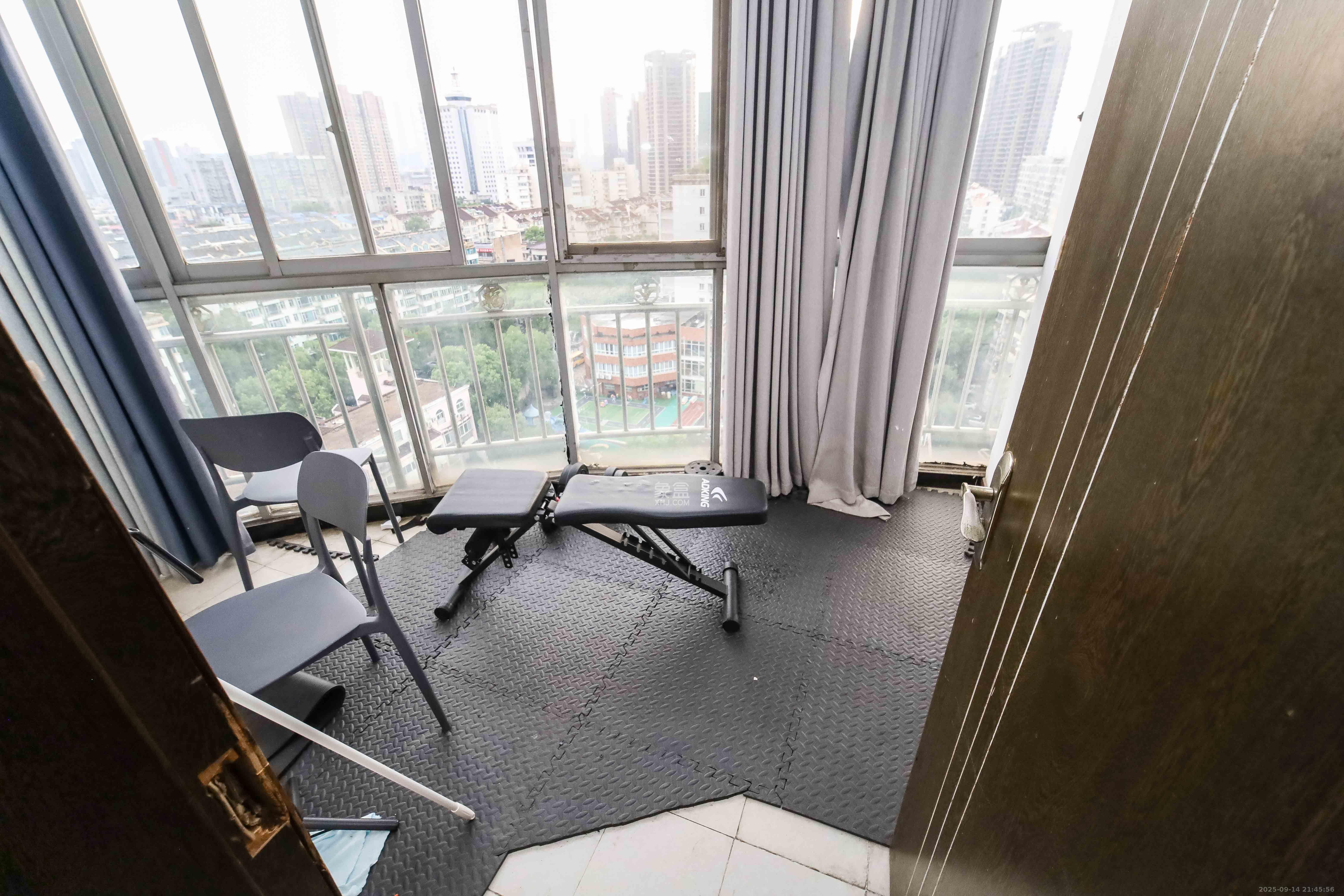 芙蓉苑 3室2厅2卫 110.0万 芙蓉苑 3室2厅2卫 110.0万阳台